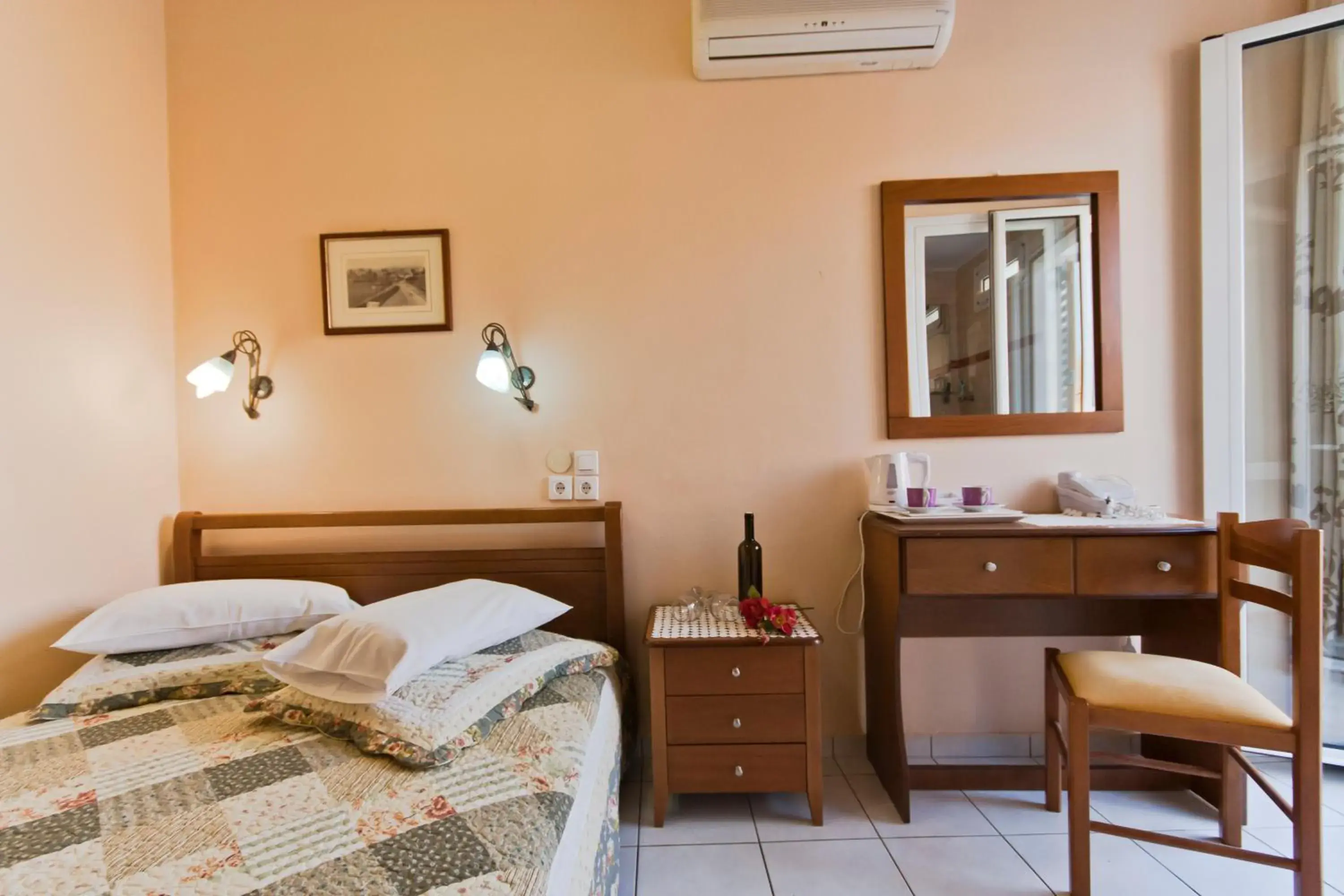 Single Room in Mirabello Hotel Single Room in Mirabello Hotel