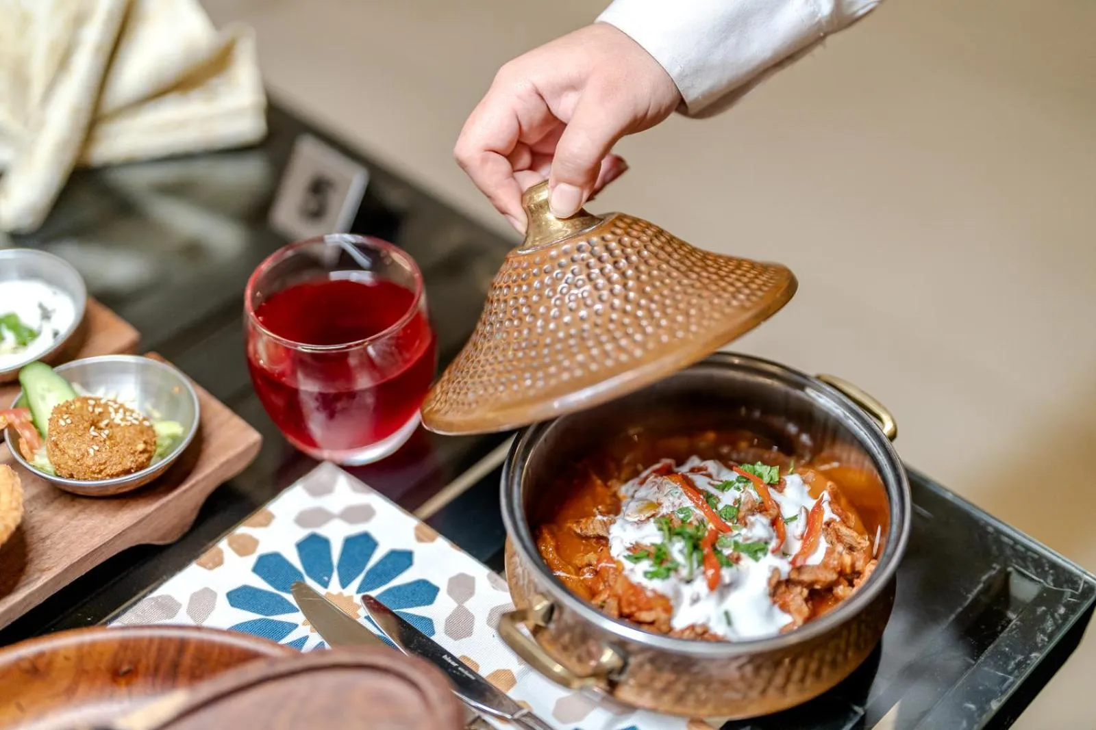 Restaurant/places to eat in Casa Blue Resort