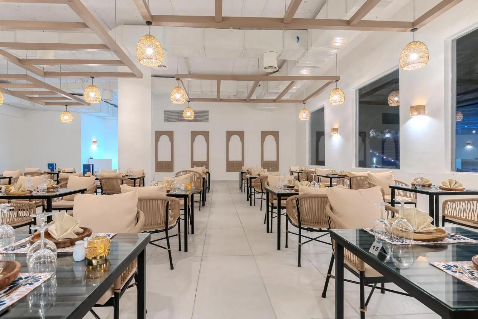 Restaurant/places to eat in Casa Blue Resort