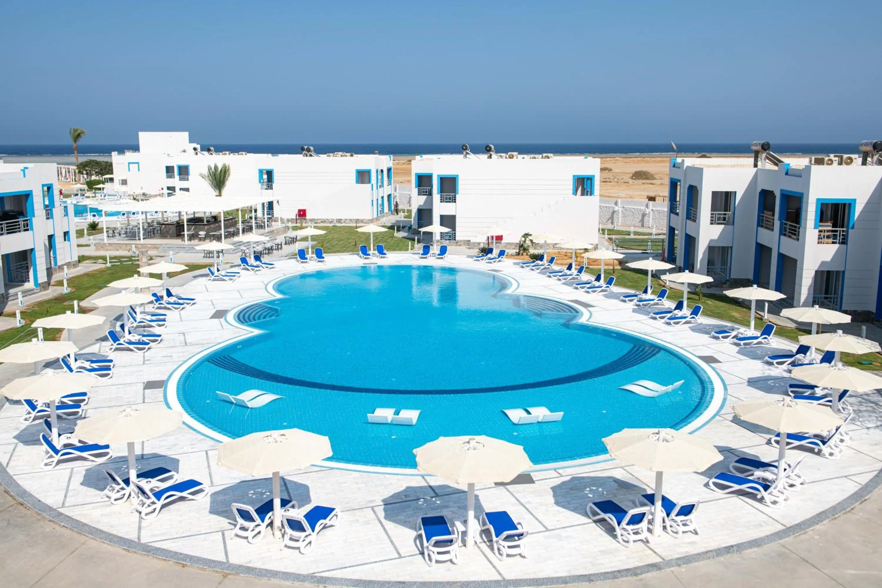 Swimming pool in Casa Blue Resort