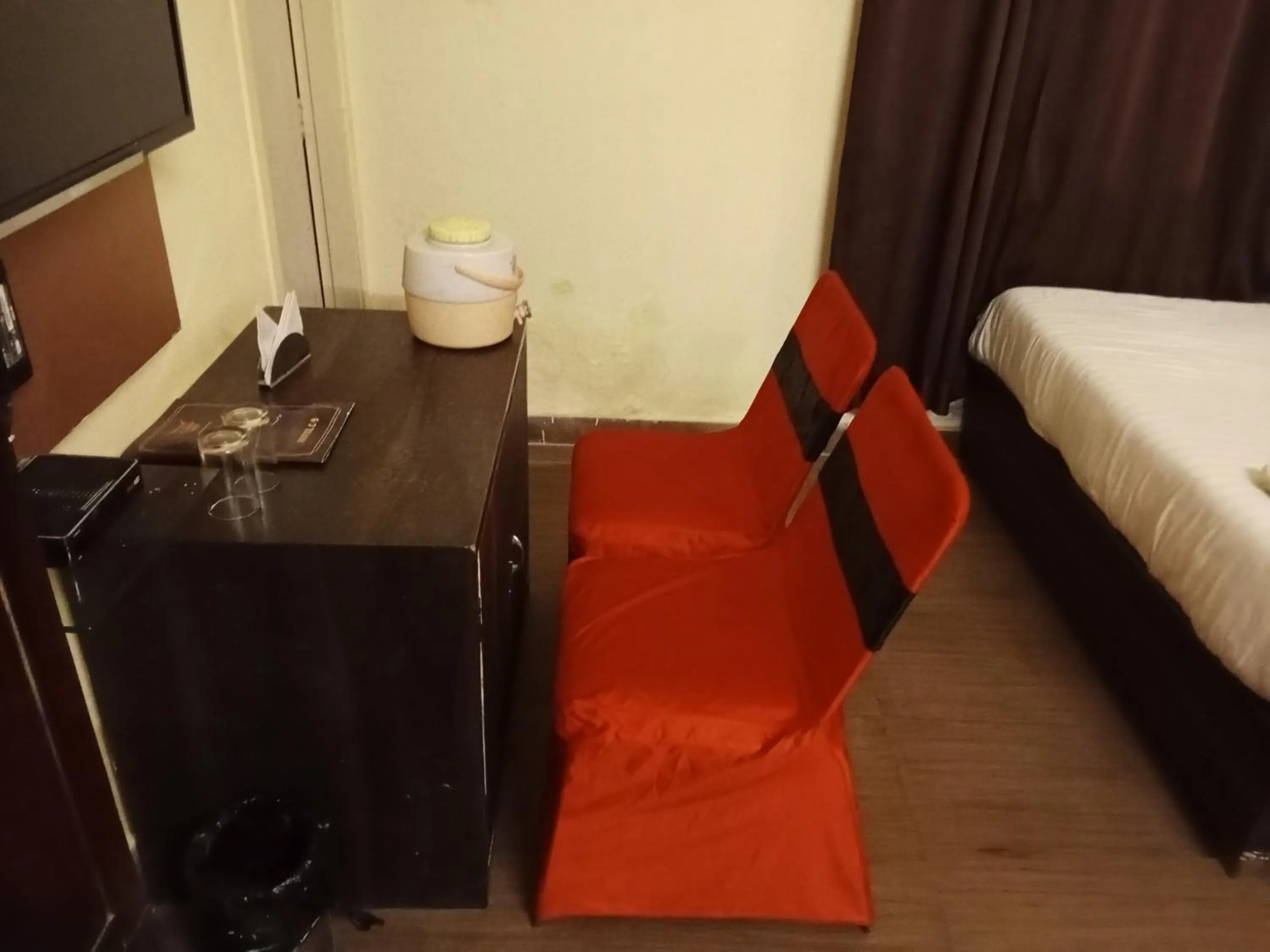 Dining area, Bed in Hotel C-9