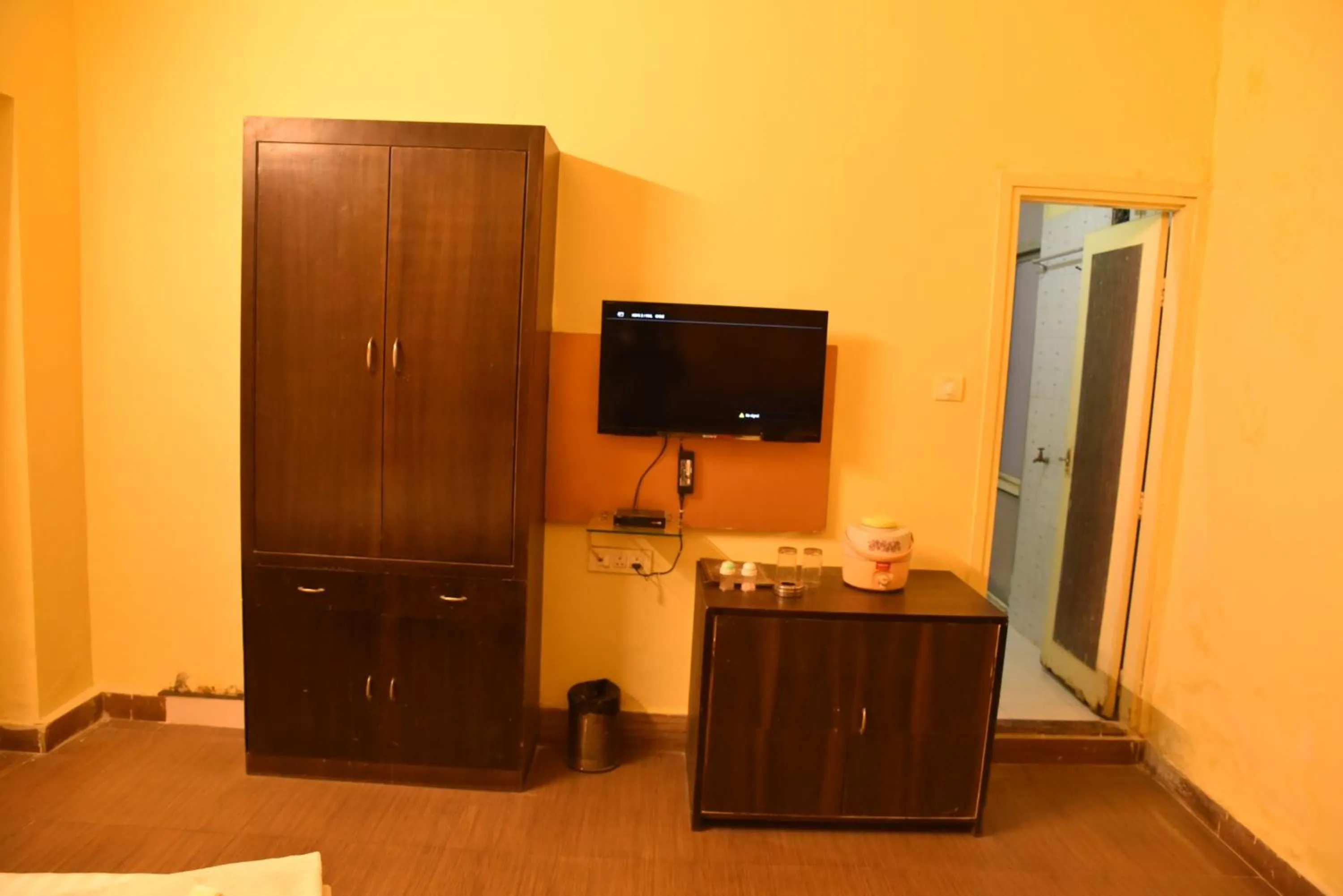 TV and multimedia in Hotel C-9