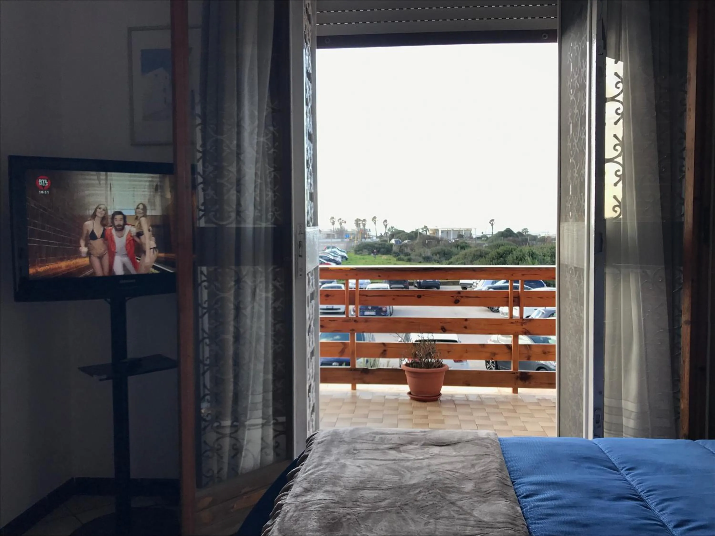 Bed in Stella Di Mare - ampio appartamento con DUE bagni - fronte mare