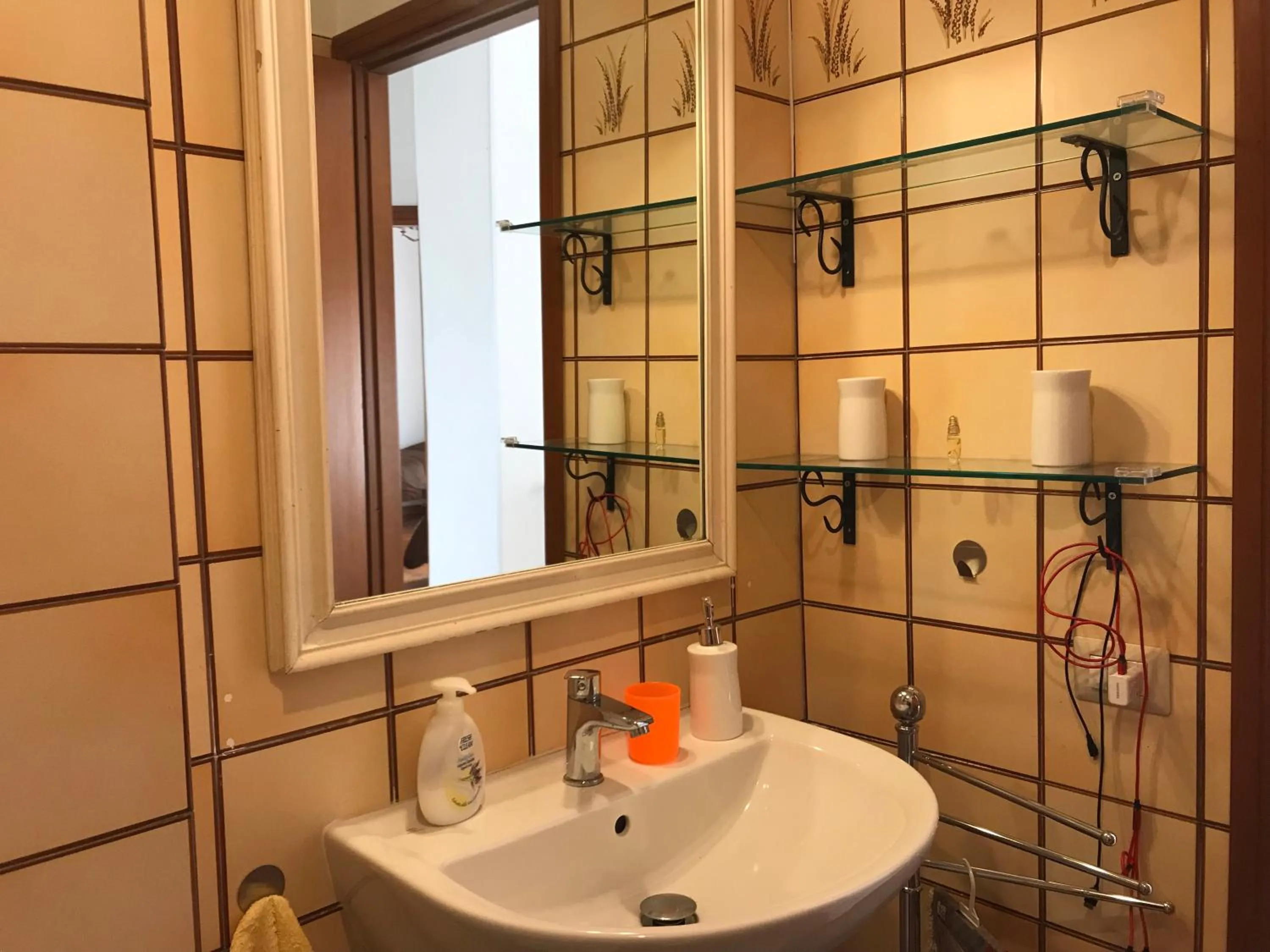 Shower in Stella Di Mare - ampio appartamento con DUE bagni - fronte mare