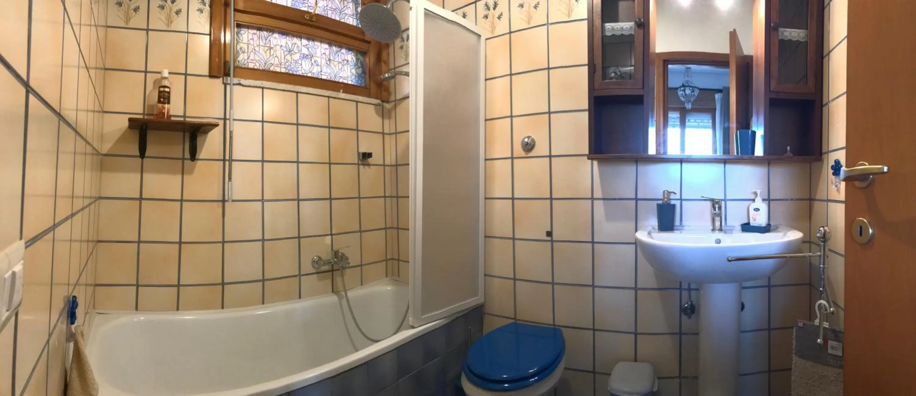 Shower in Stella Di Mare - ampio appartamento con DUE bagni - fronte mare