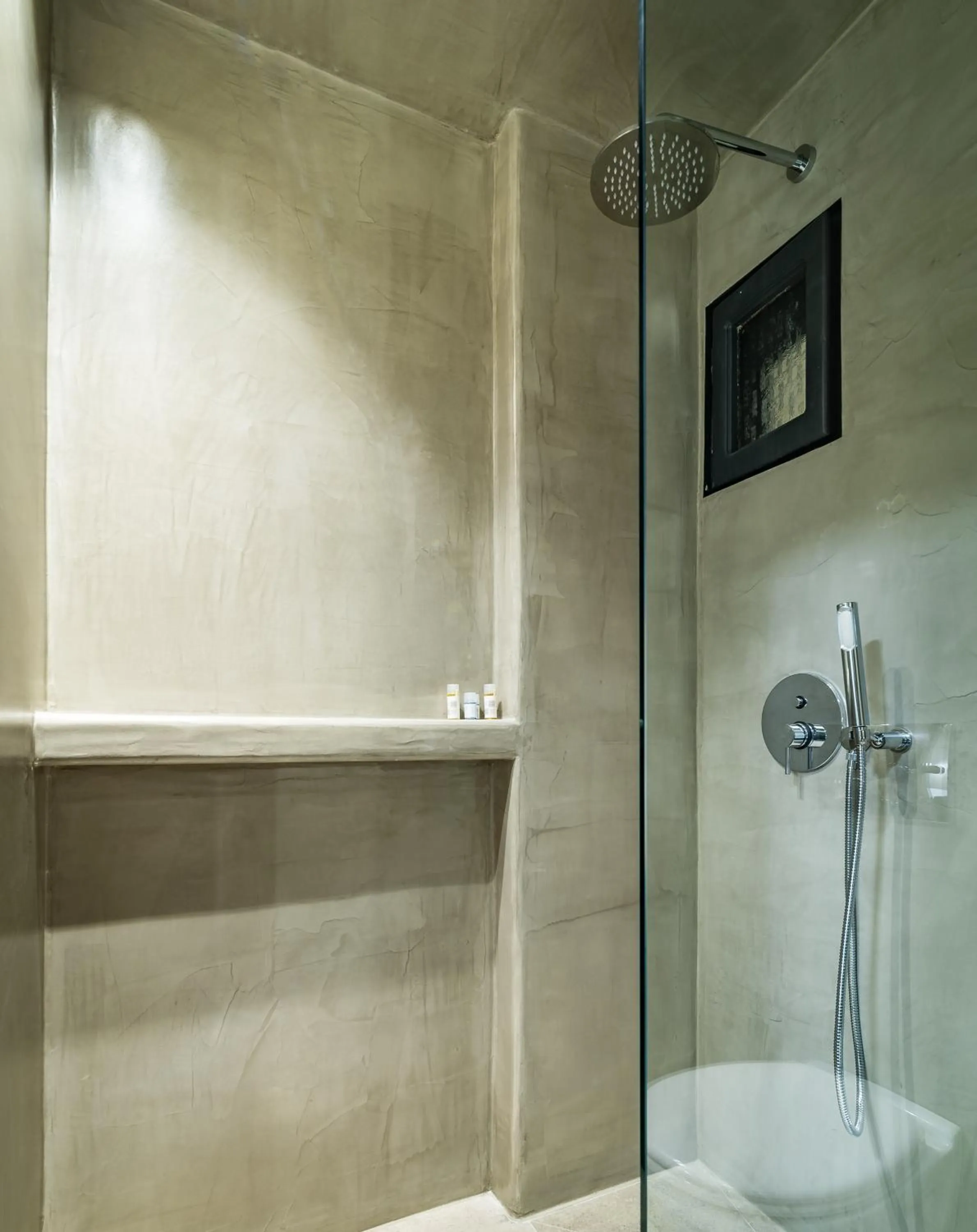 Shower in San Giorgio