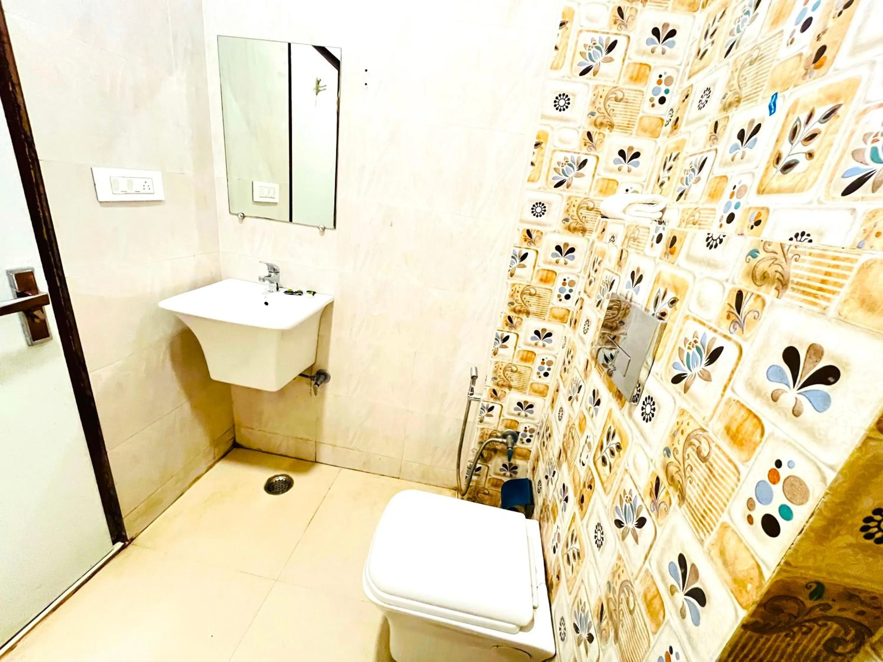 Shower in Ganga Ashoka Hotel Rishikesh