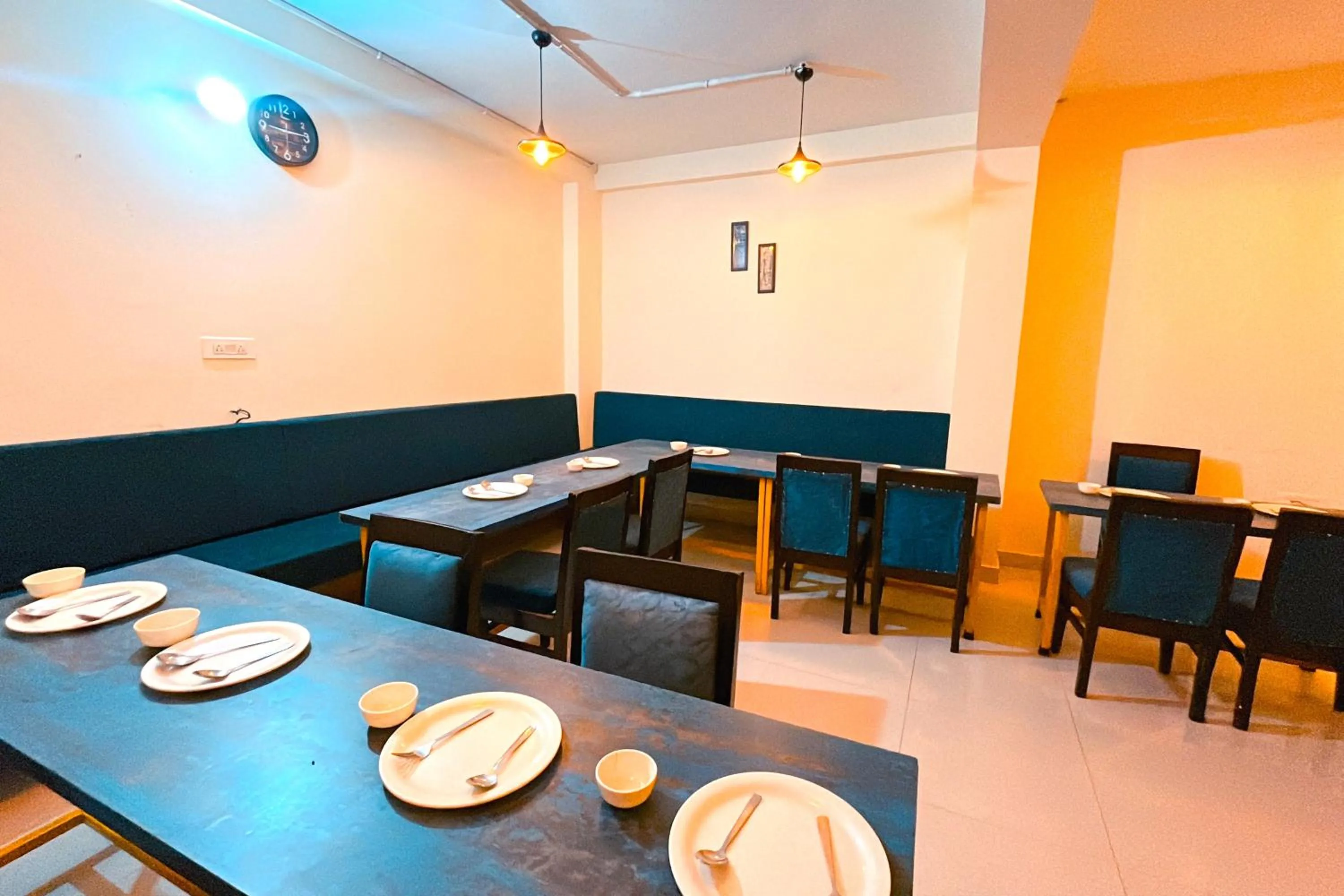 Restaurant/places to eat in Ganga Ashoka Hotel Rishikesh