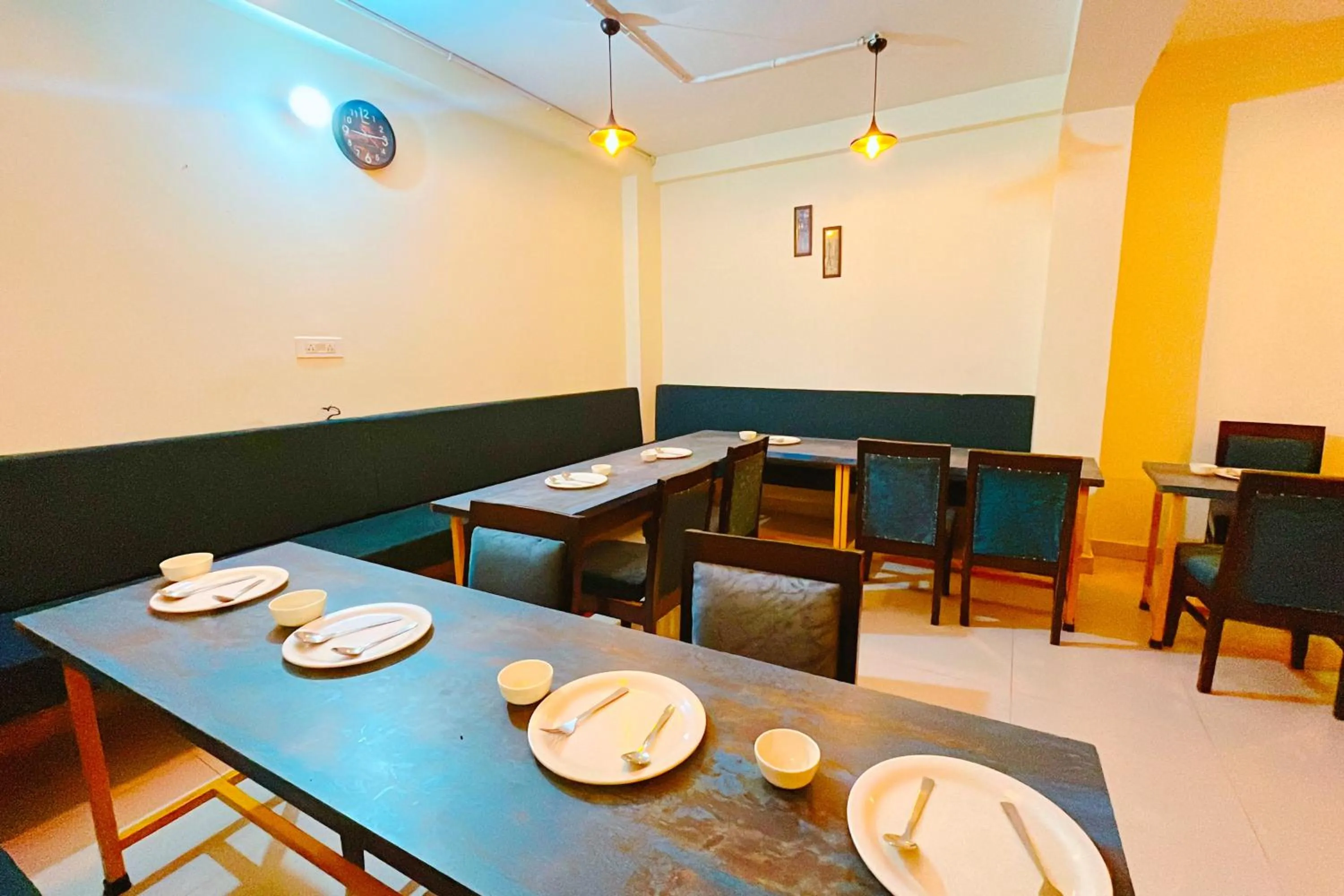 Restaurant/places to eat in Ganga Ashoka Hotel Rishikesh