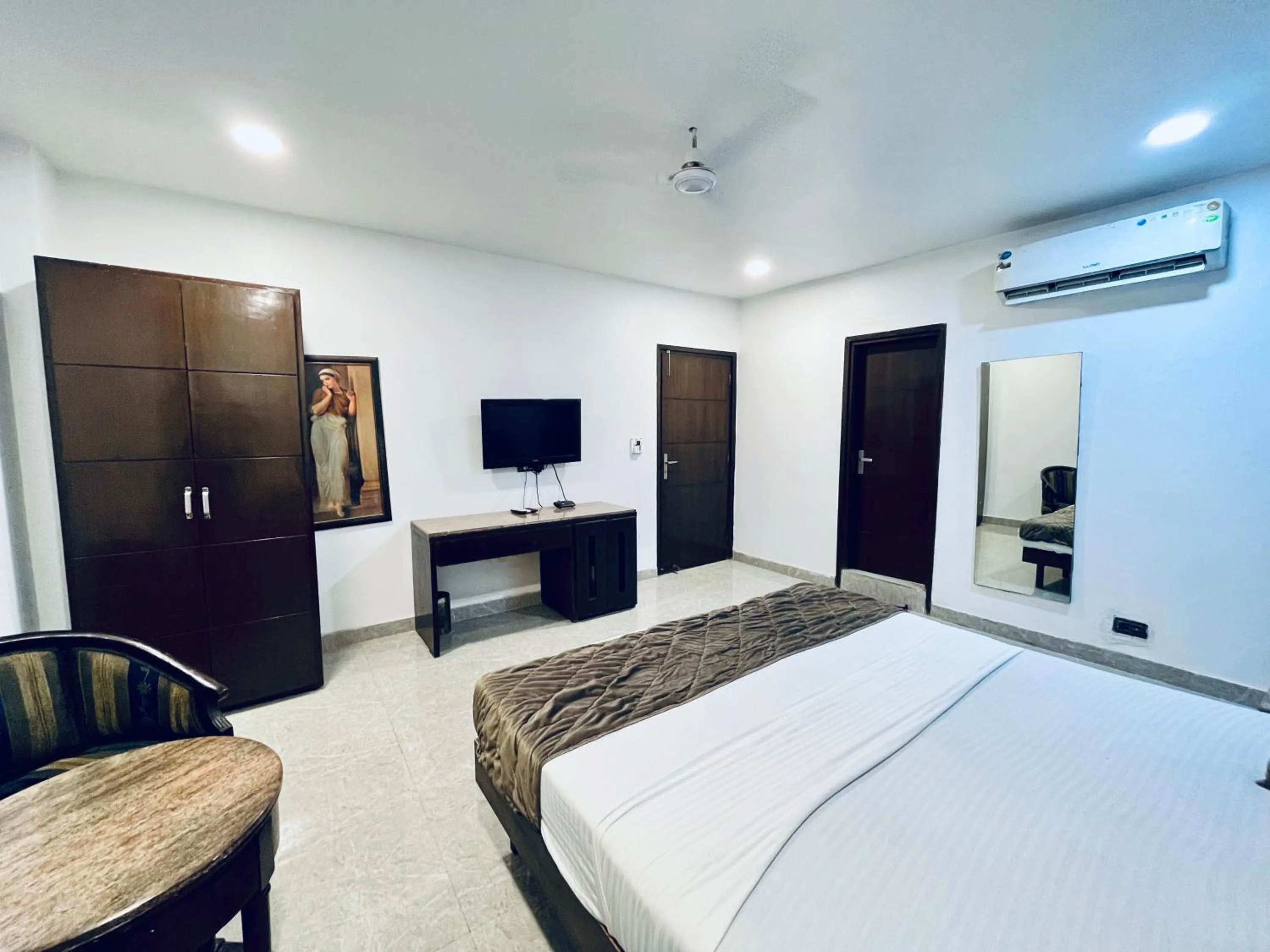 Bed in Ganga Ashoka Hotel Rishikesh