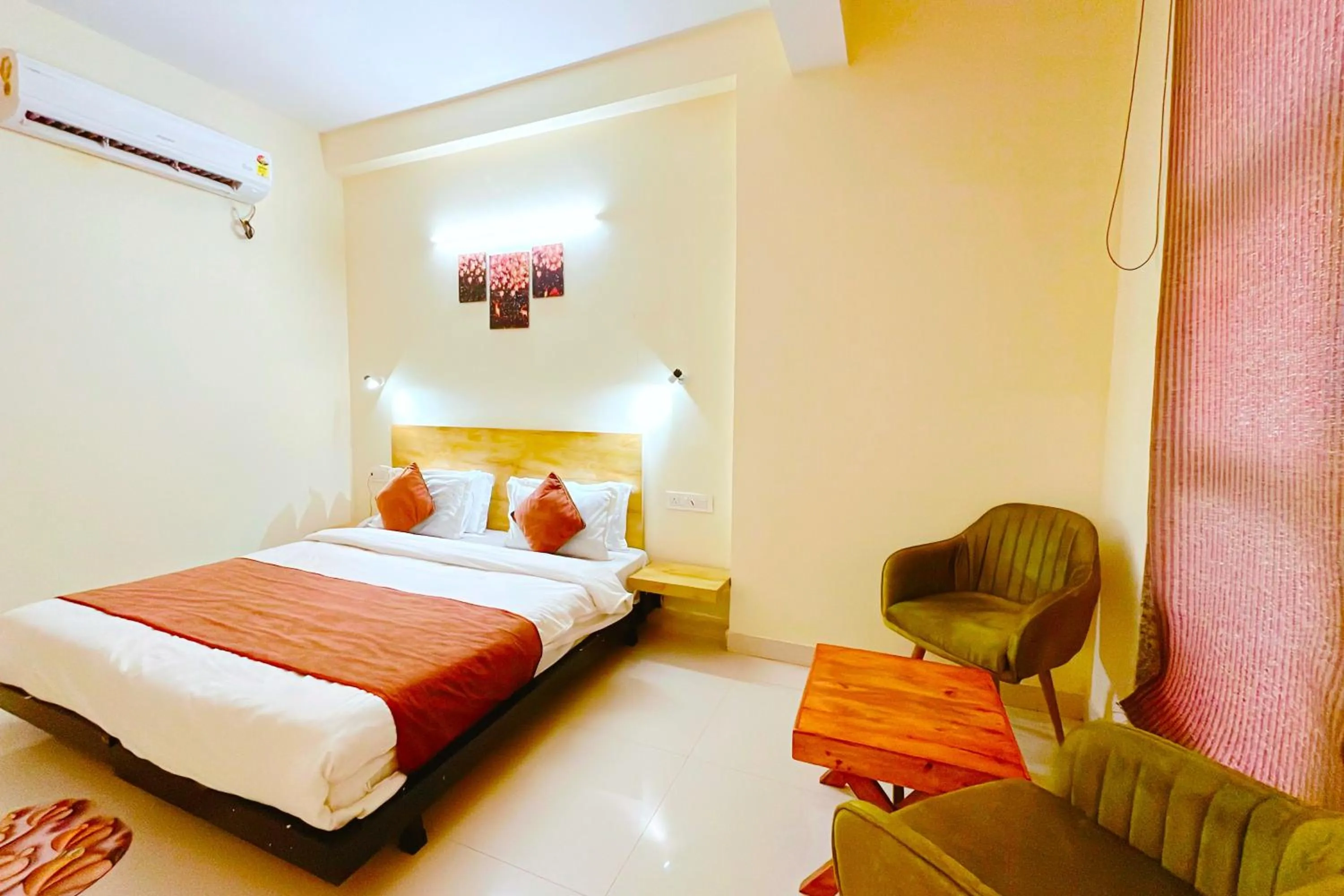 Bed in Ganga Ashoka Hotel Rishikesh