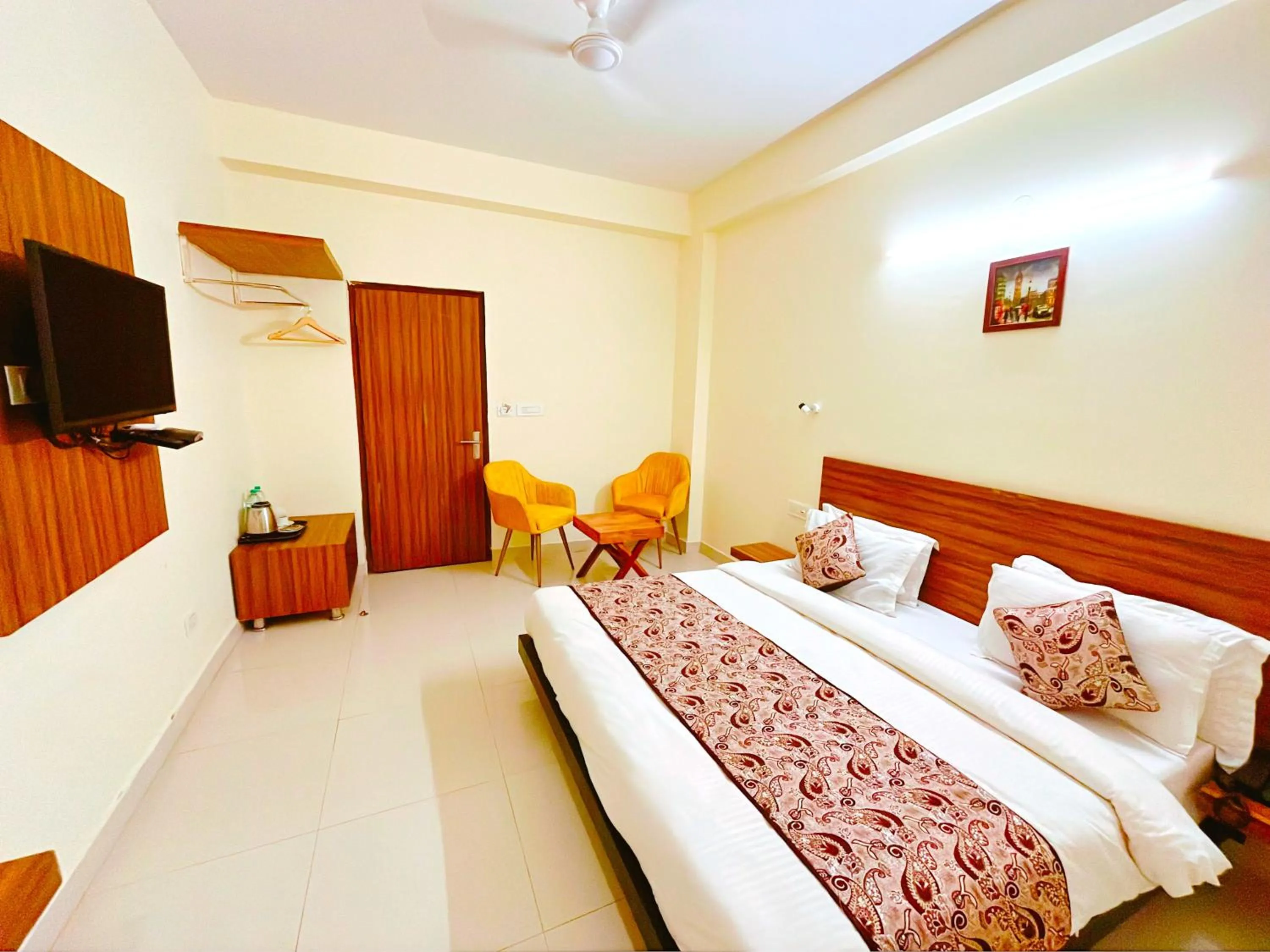 Bedroom, Bed in Ganga Ashoka Hotel Rishikesh