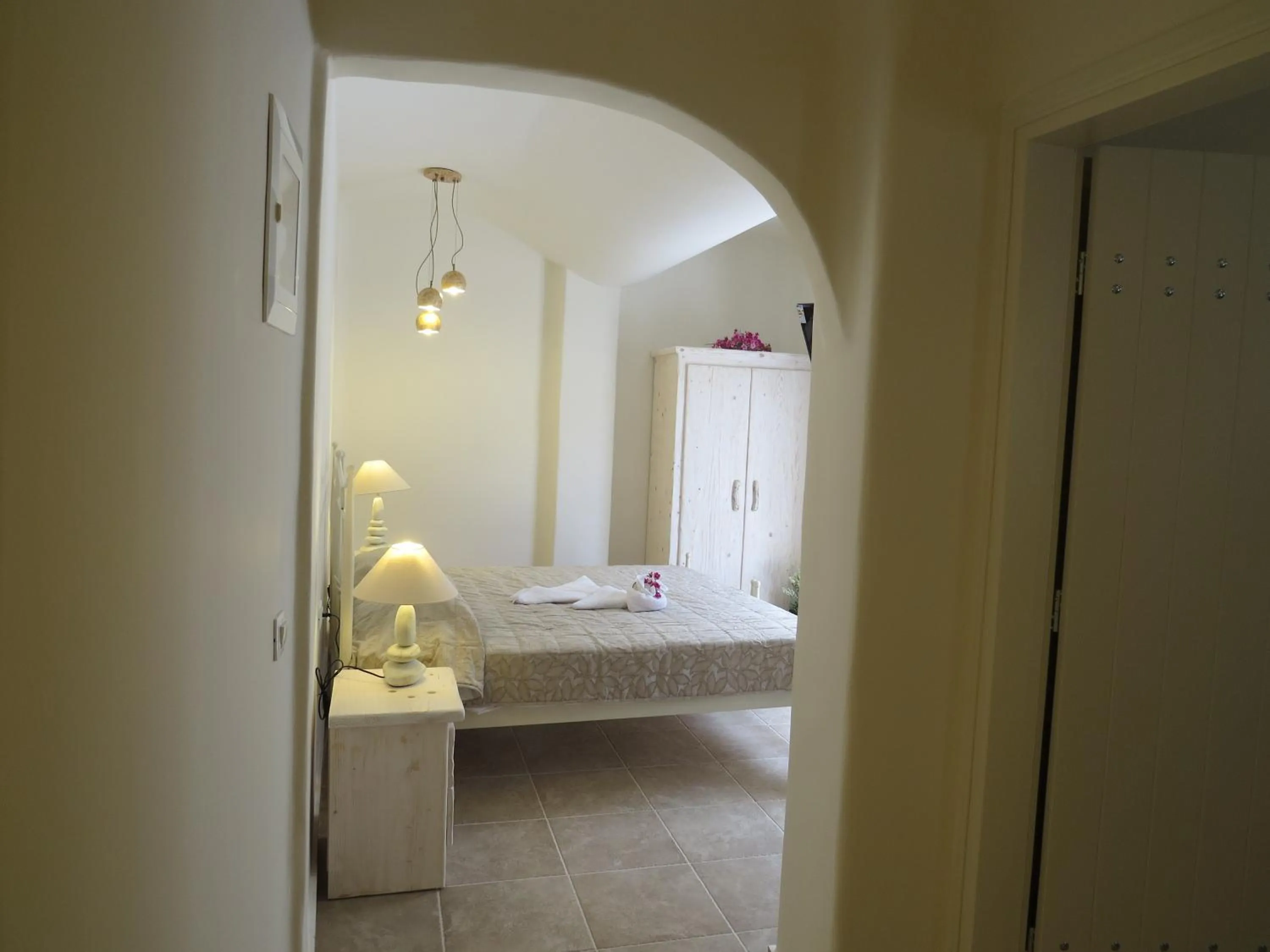 Bed in Villa Manos Hotel