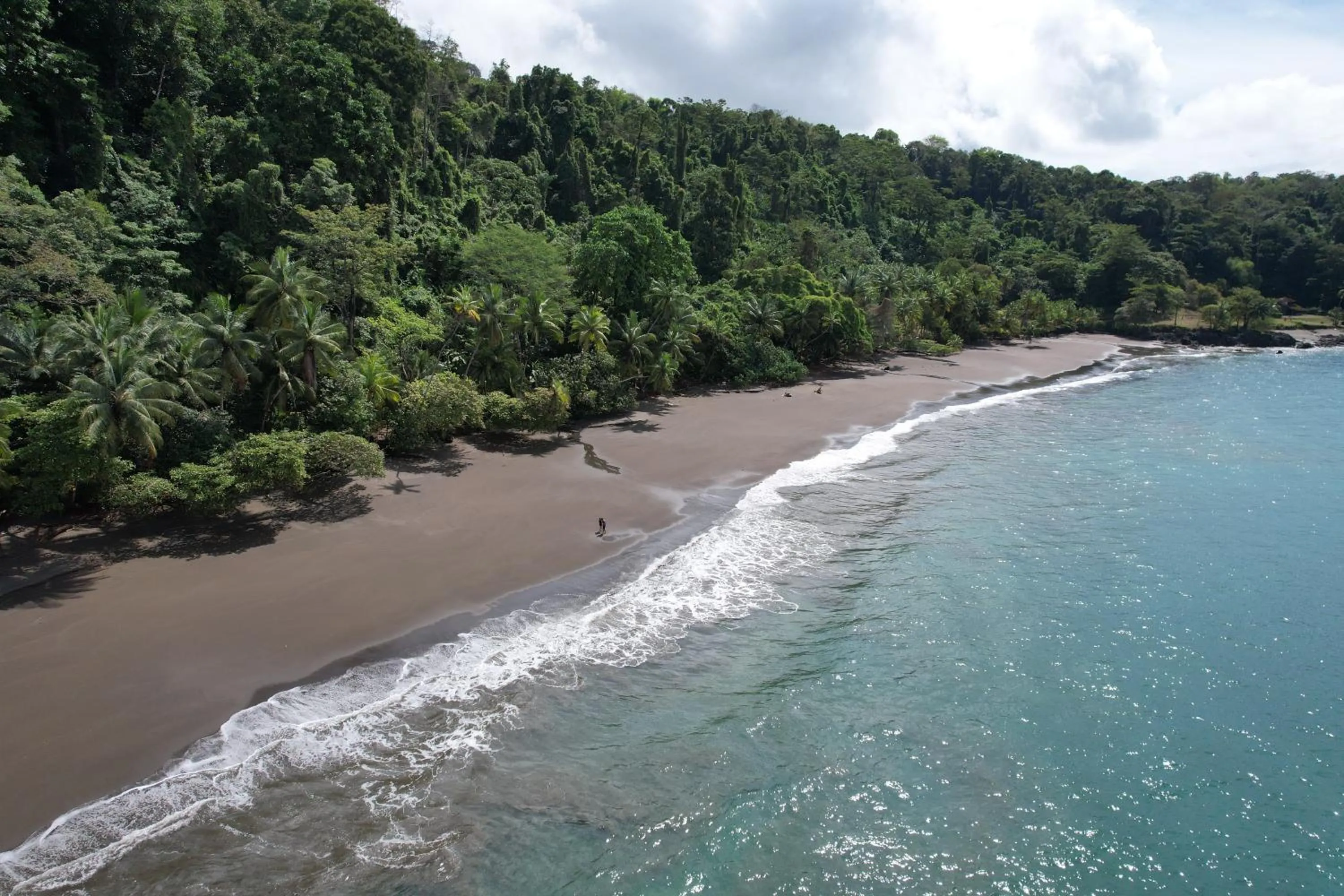 Beach in Corcovado Wilderness Lodge by SCP