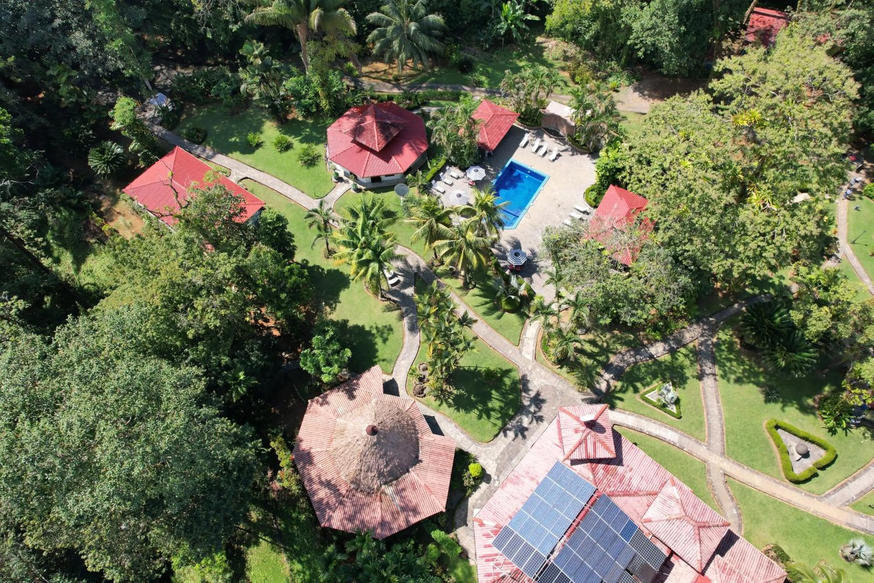 Property building in Corcovado Wilderness Lodge by SCP