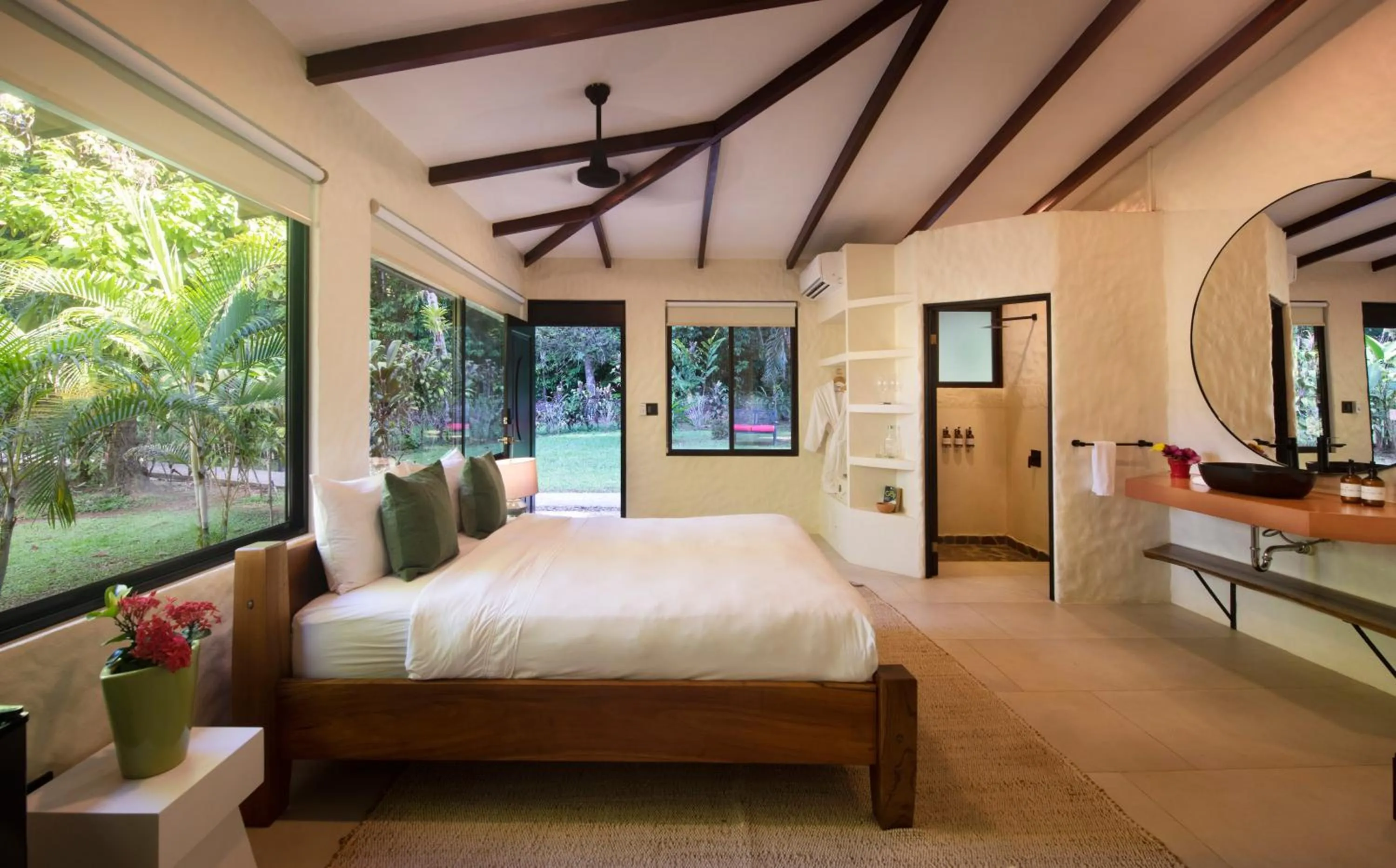 Bedroom, Bed in Corcovado Wilderness Lodge by SCP