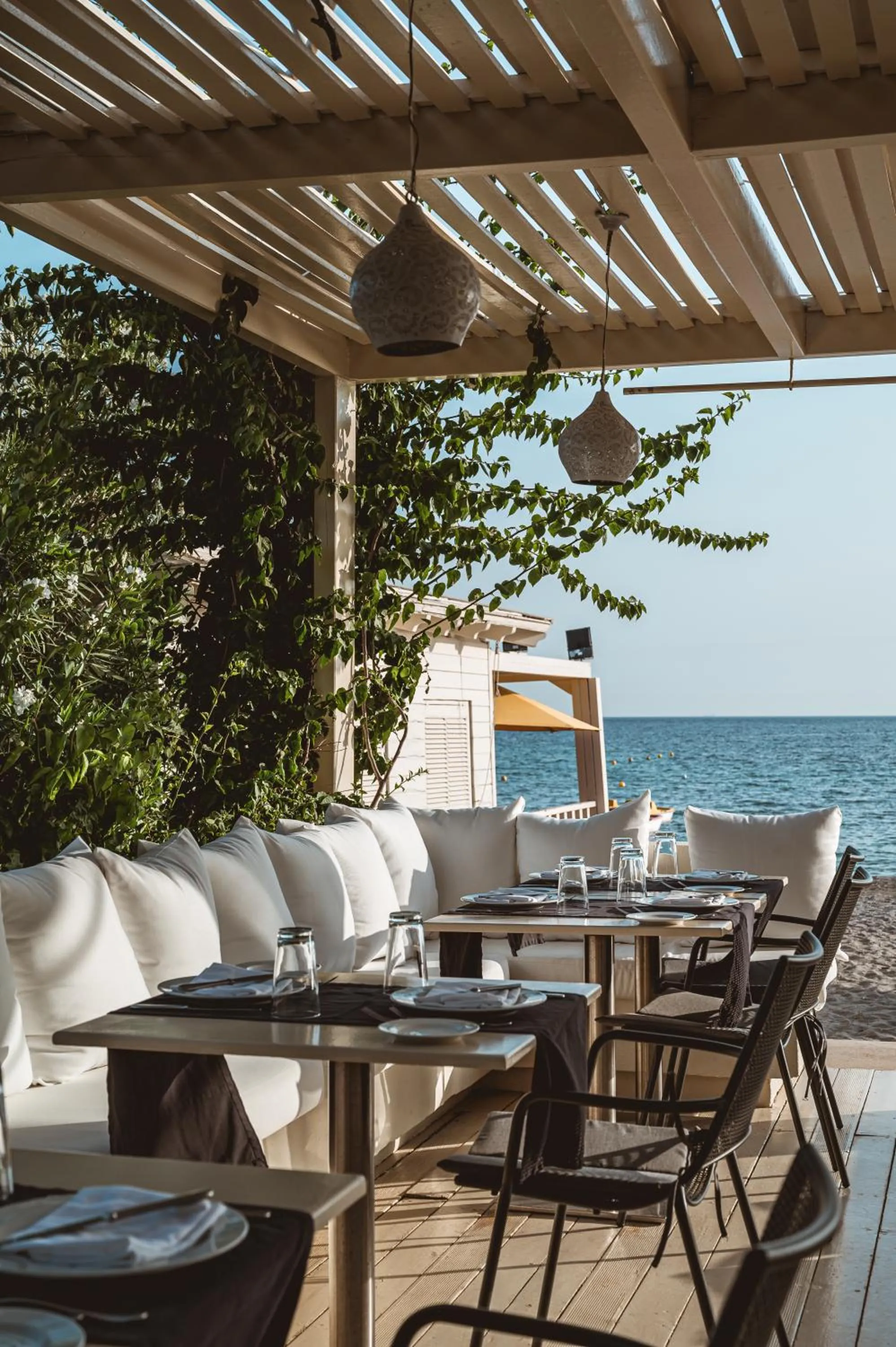 Restaurant/places to eat in Plaza Resort