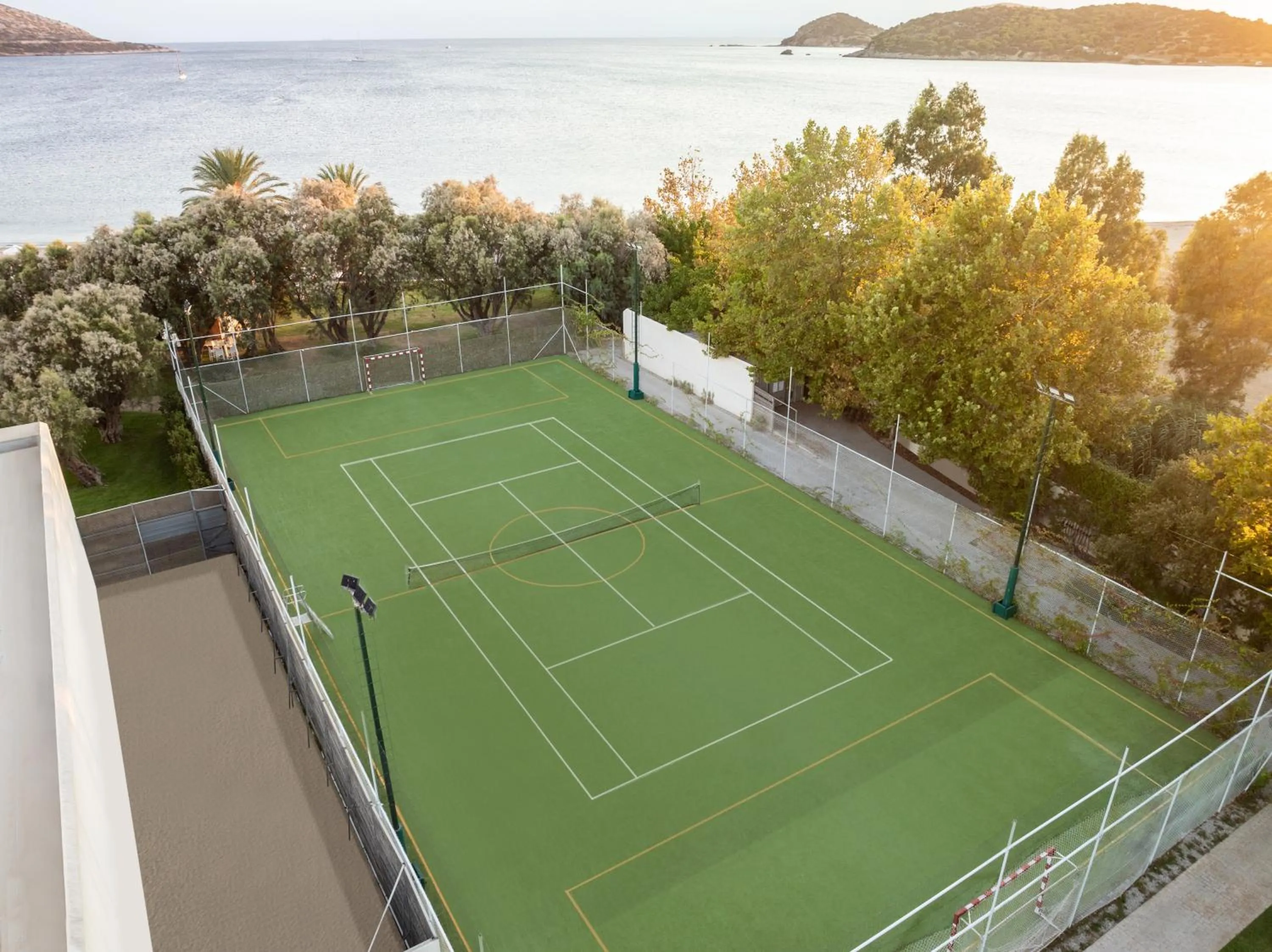 Tennis court in Plaza Resort