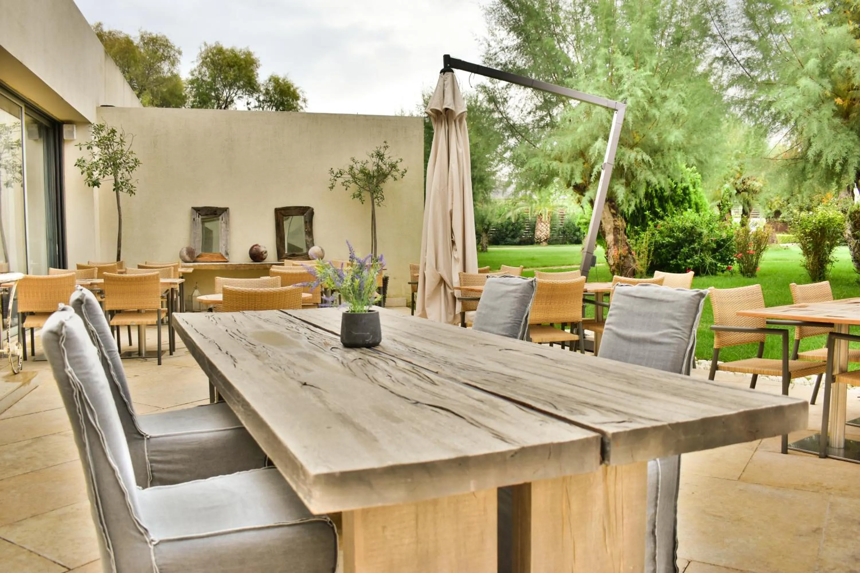 Restaurant/places to eat in Plaza Resort