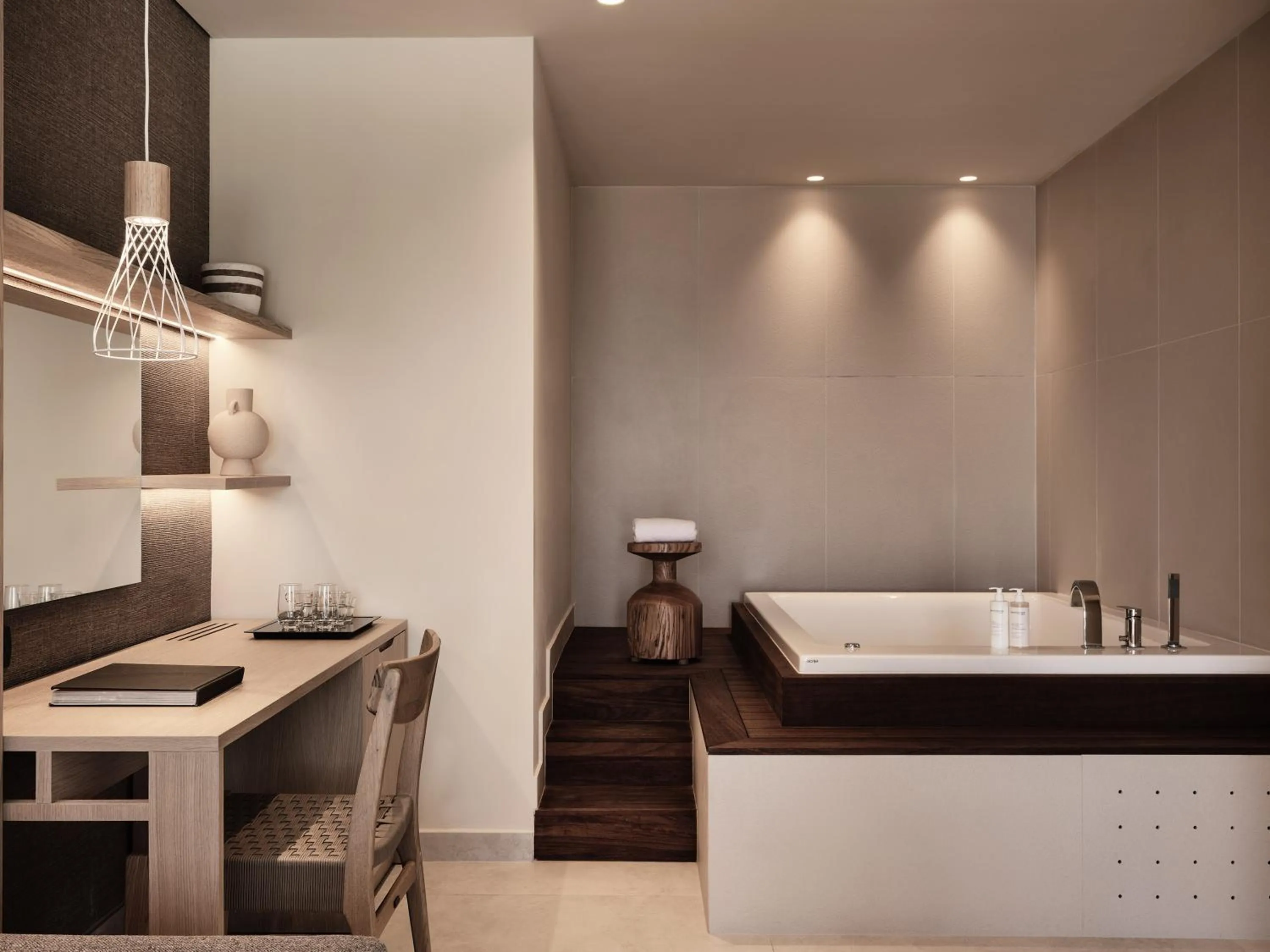 Hot Tub in Cora Hotel & Spa