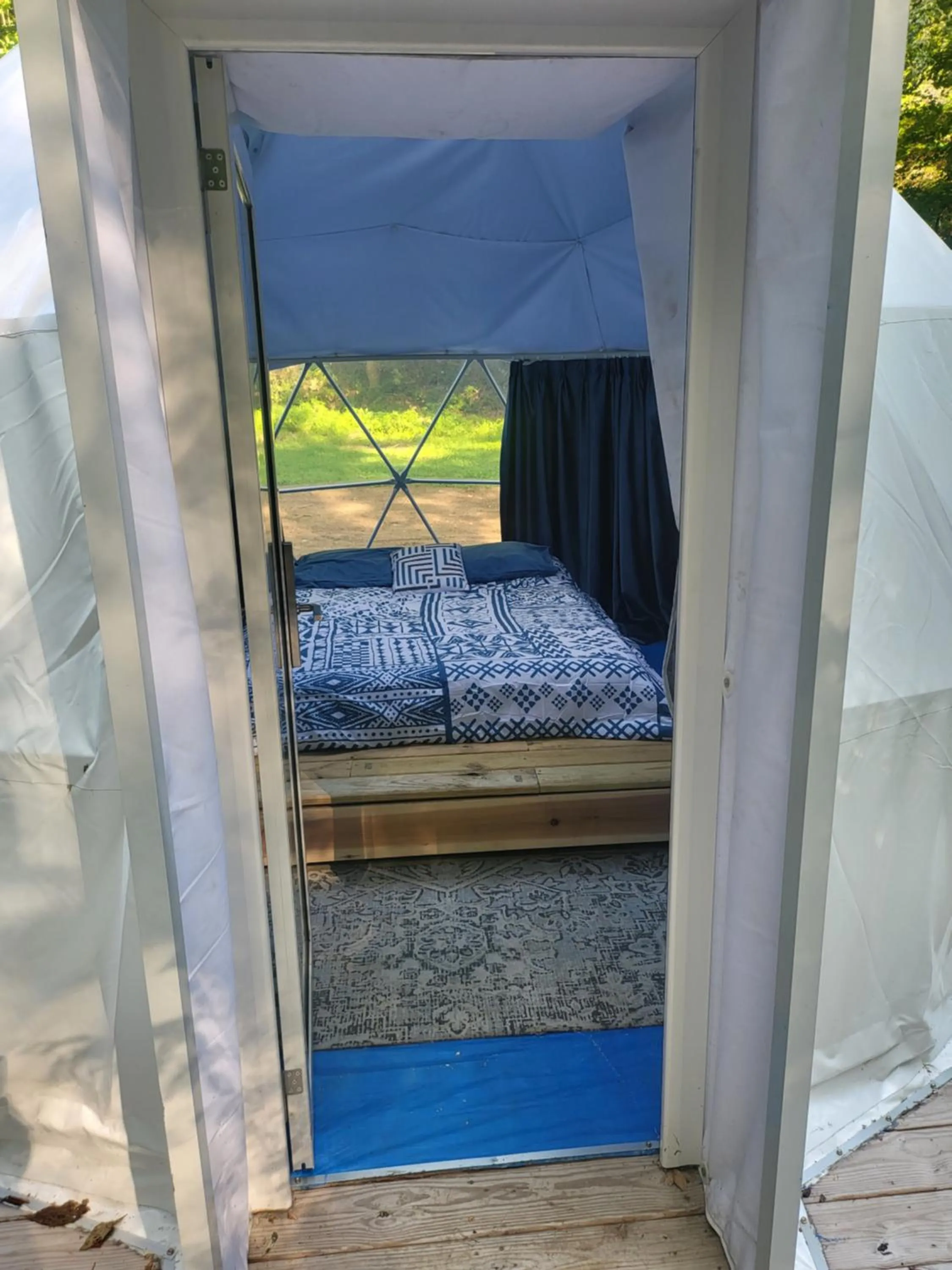 Facade/entrance in Harmony Tree Resorts inc