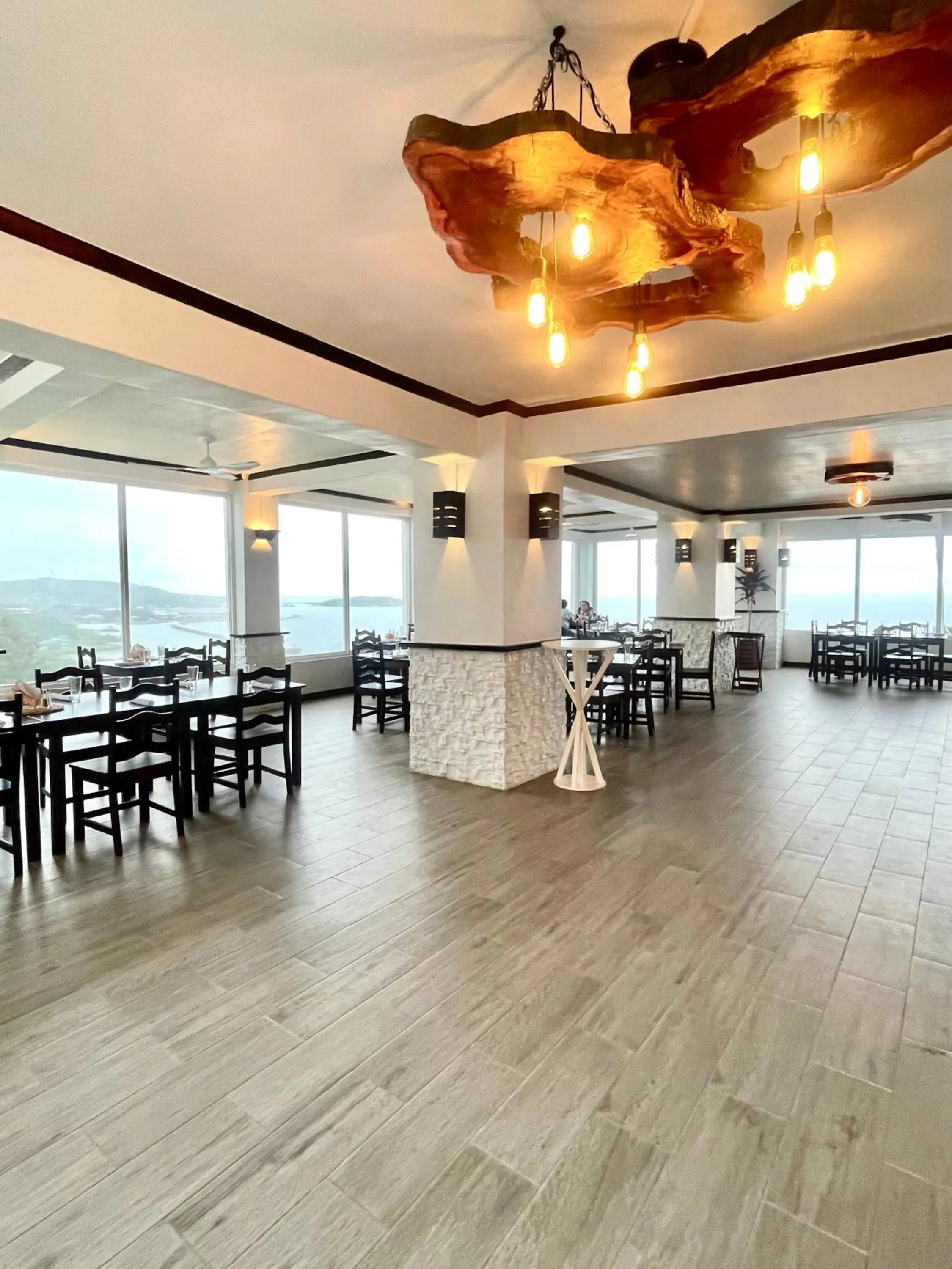 Restaurant/places to eat in Ocean View Hotel and Restaurant