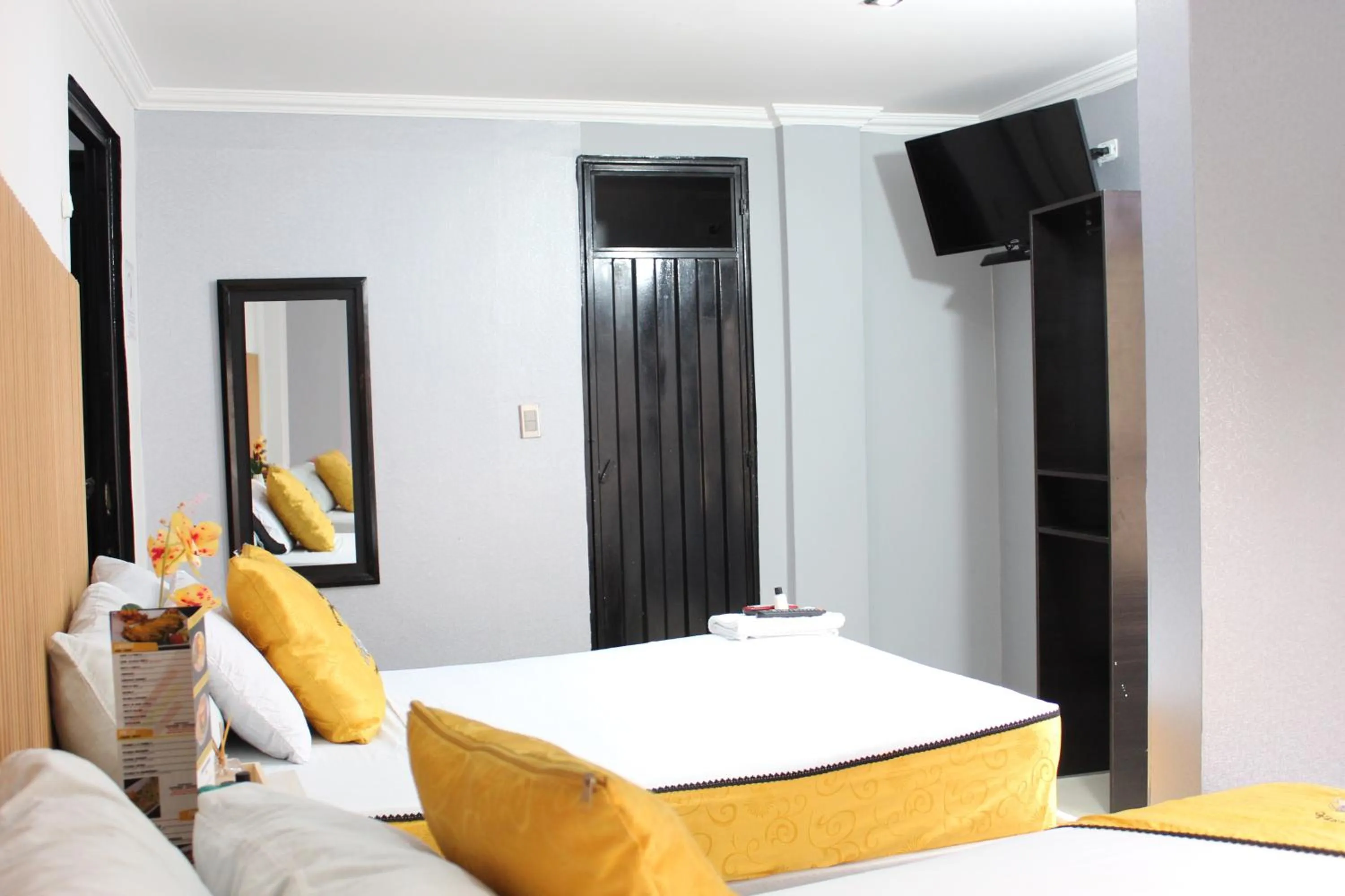 Bed in Hotel Windsor Castle Bogotá