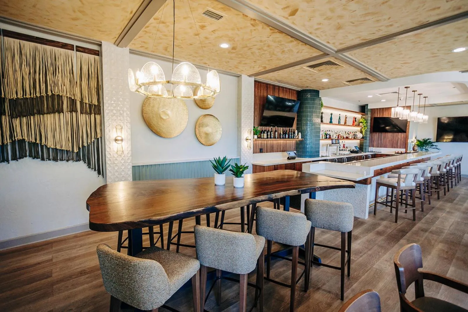 Restaurant/places to eat in Mission Resort and Club