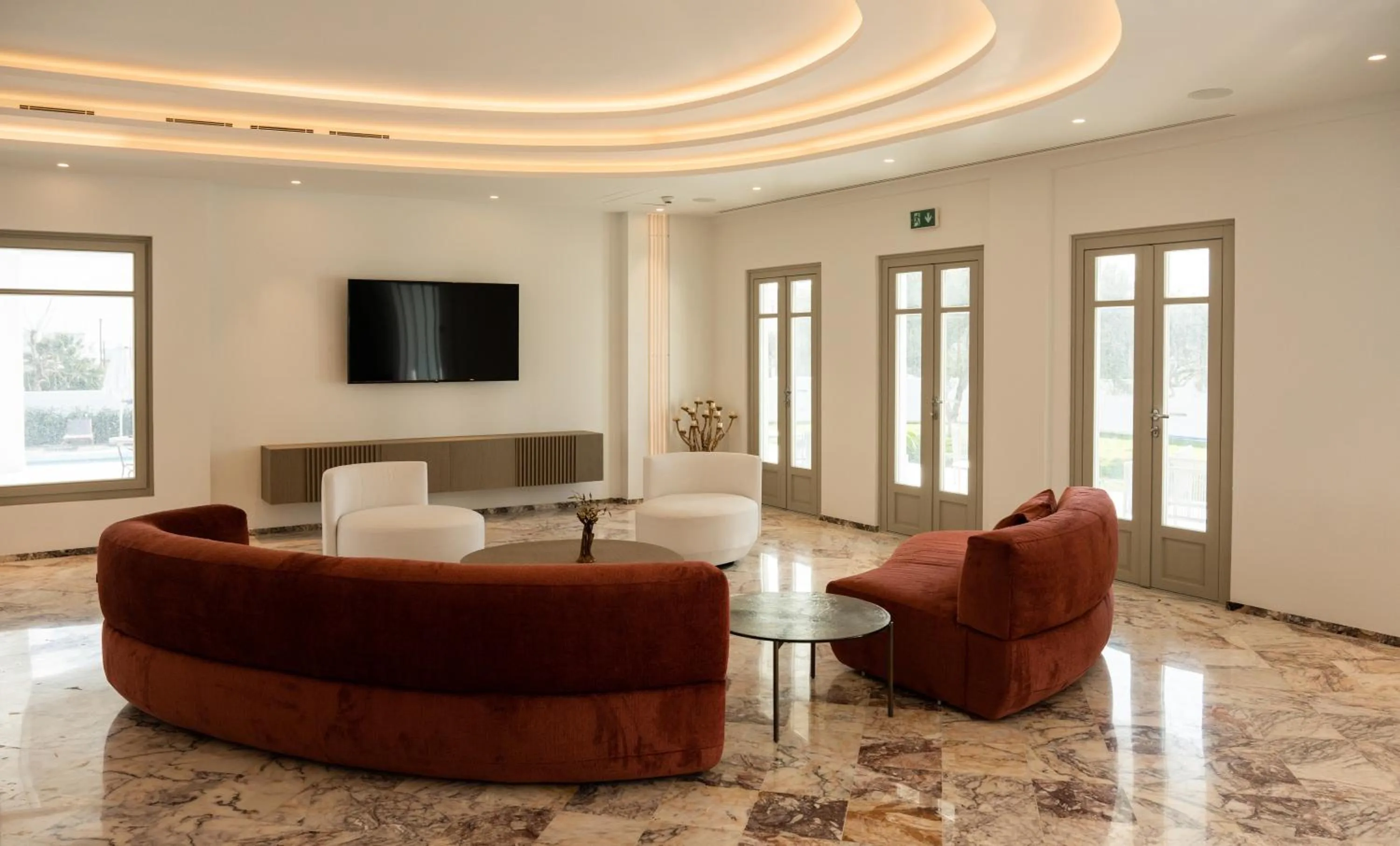 Communal lounge/ TV room in Tzanis Resort Skyros