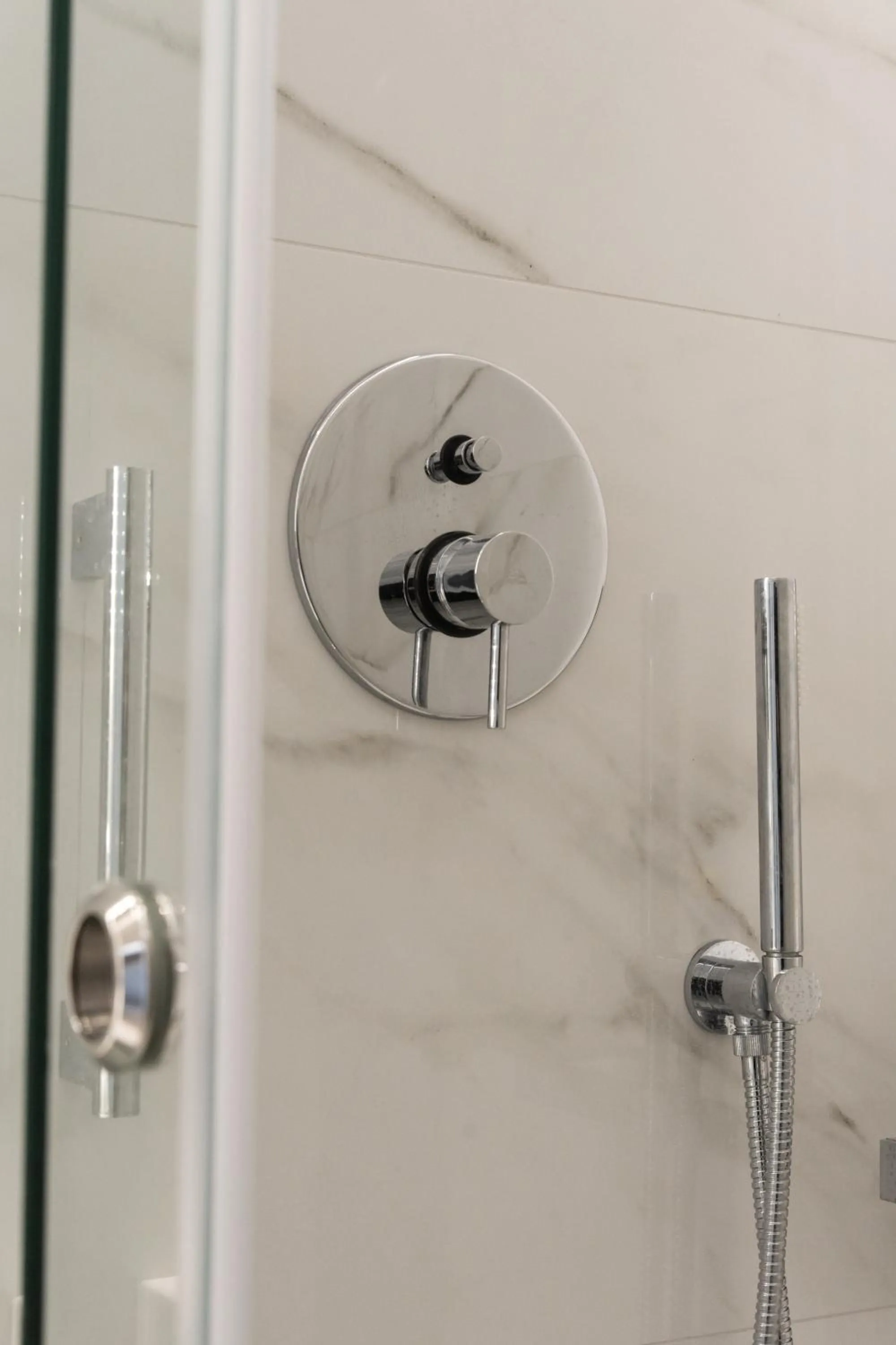 Shower in Tzanis Resort Skyros