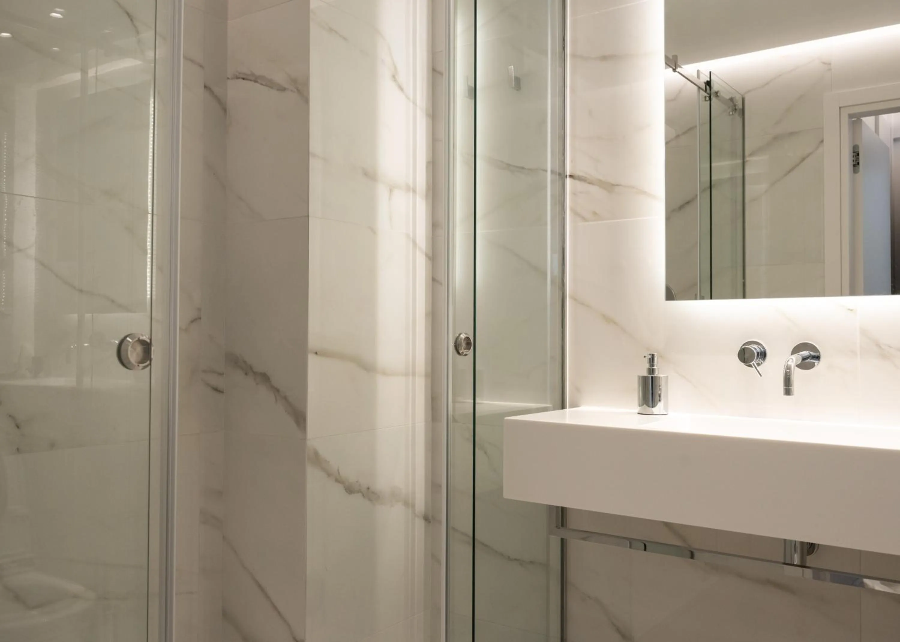 Shower in Tzanis Resort Skyros