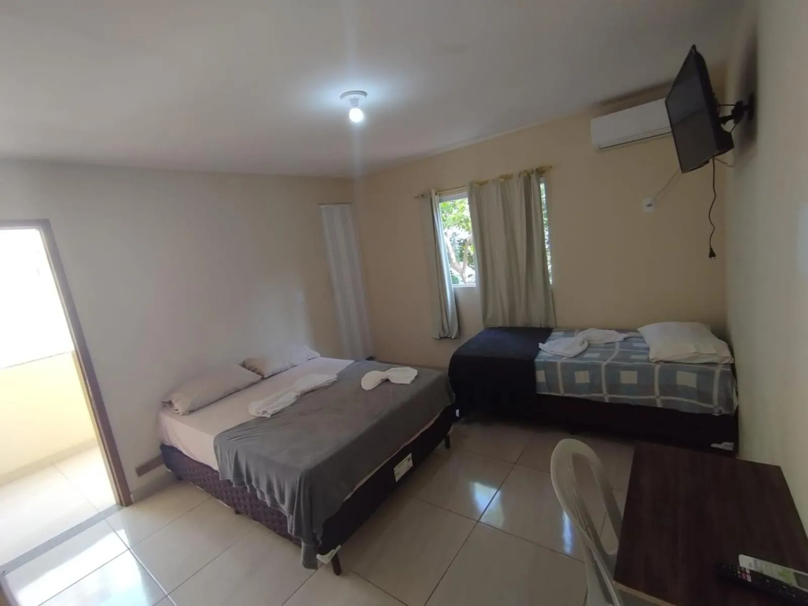 Patio, Bed in Hotel hawaii