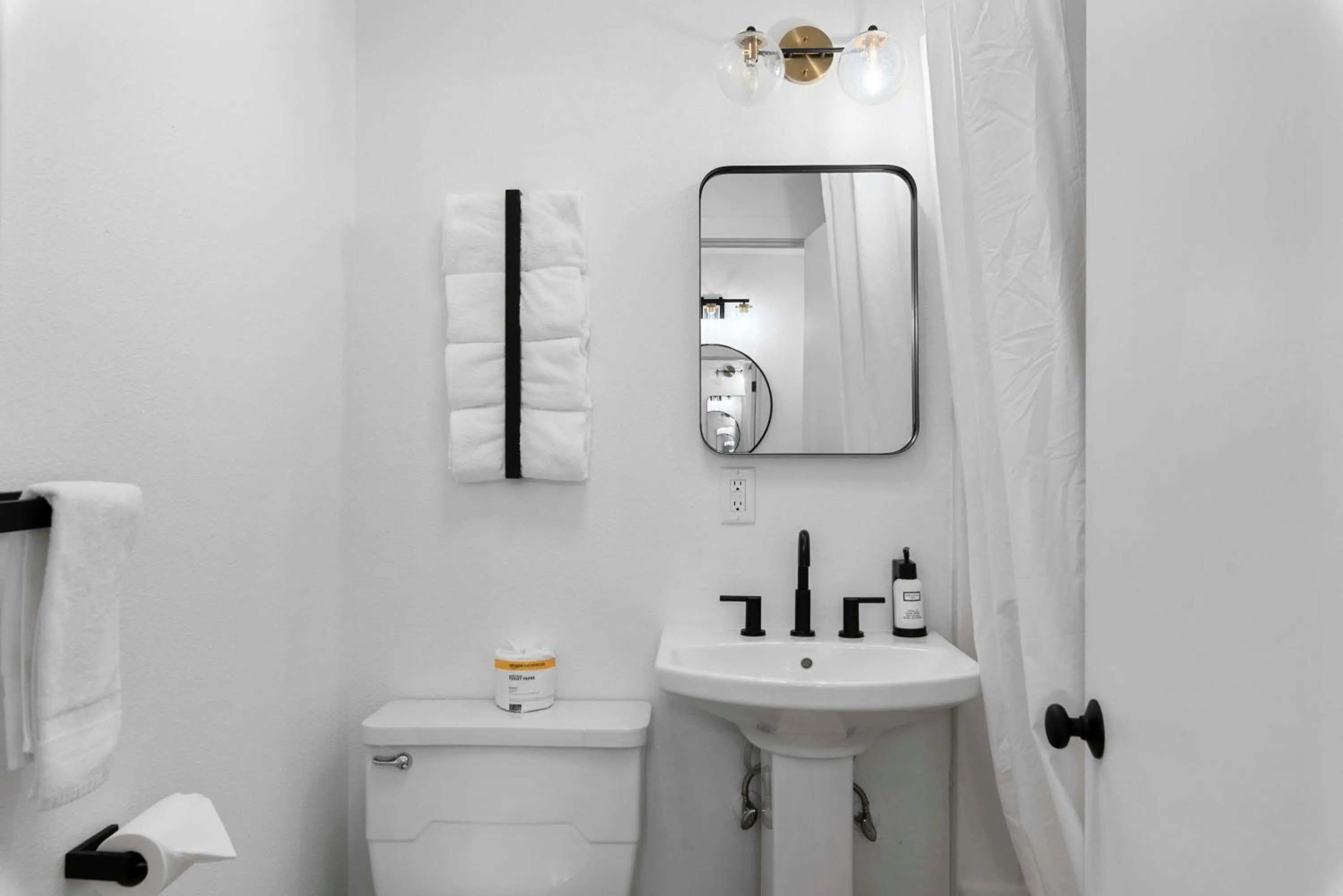 Bathroom in Cashmere Inn