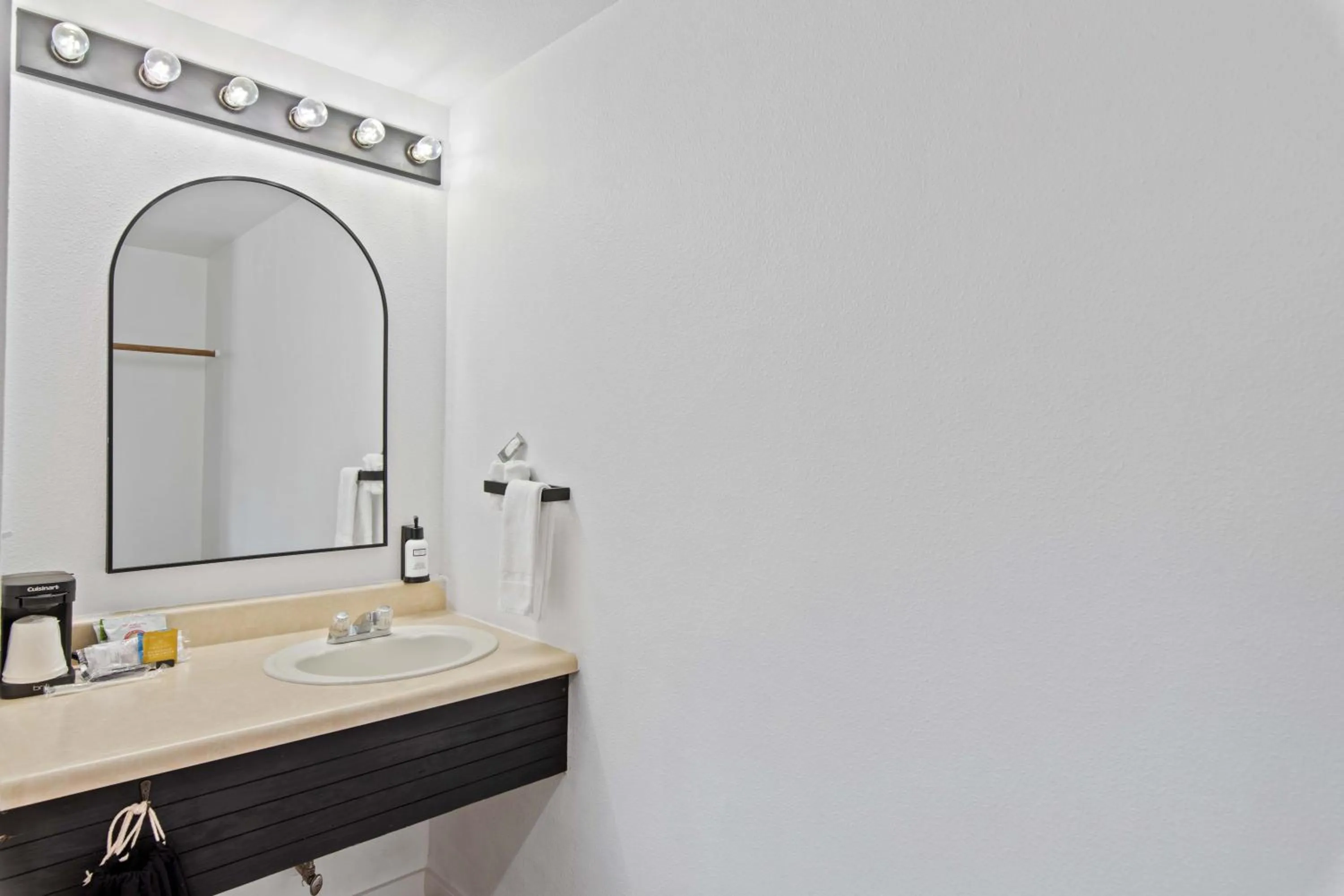 Bathroom in Cashmere Inn