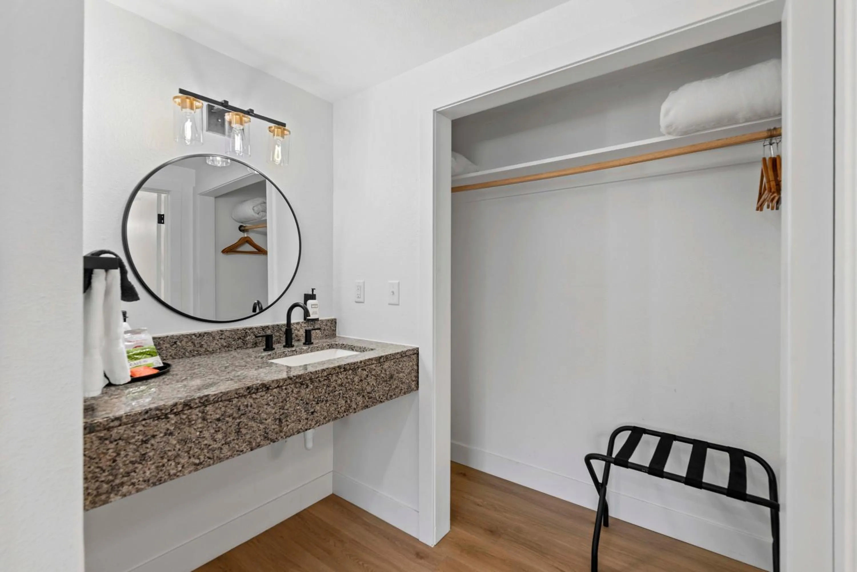 Bathroom in Cashmere Inn