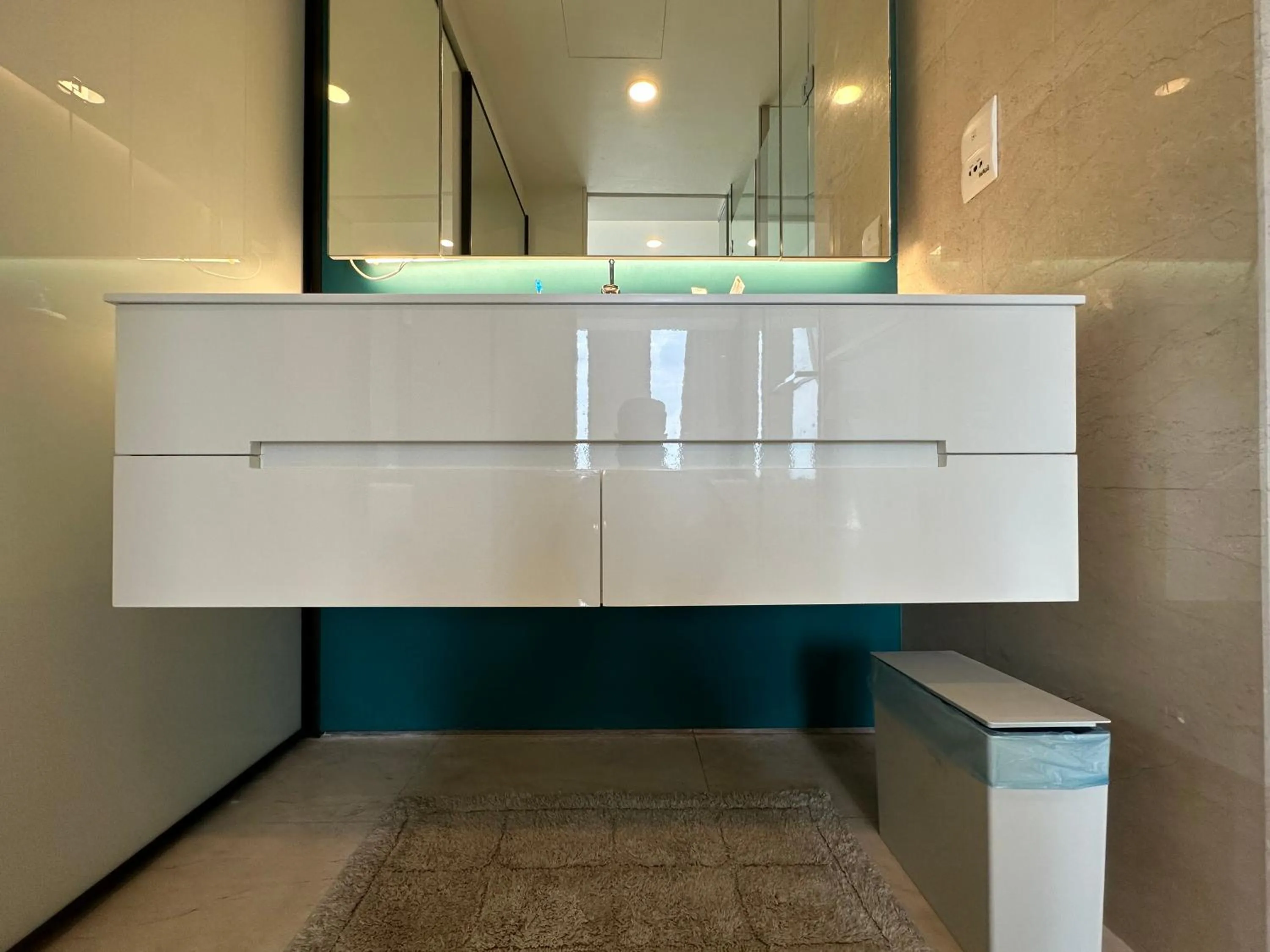 hair dresser in Tropicana The Residence Klcc By Sky World