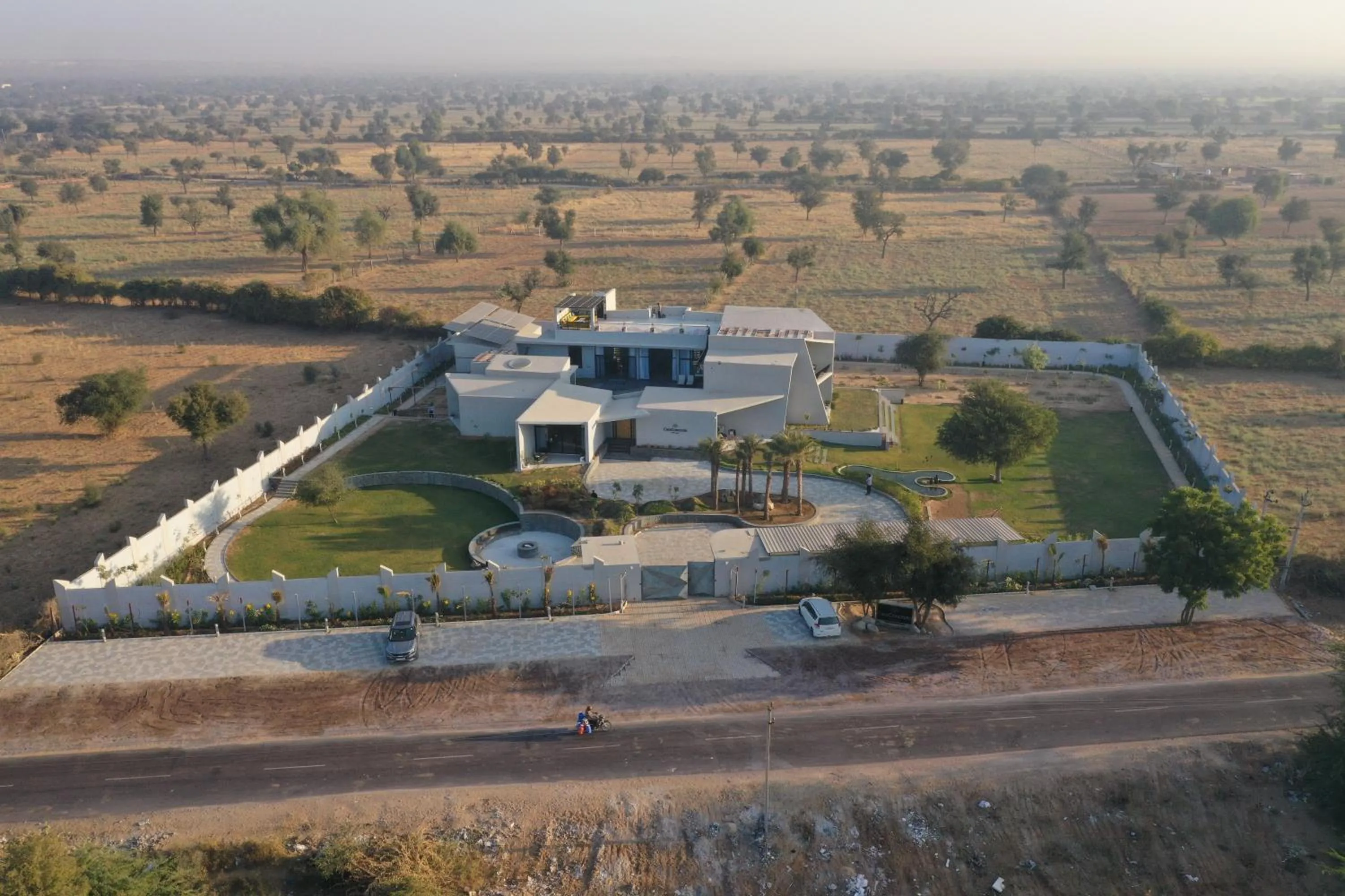 Property building in Casa Concreto- 5-Bedroom Luxury Villa with all weather Pool