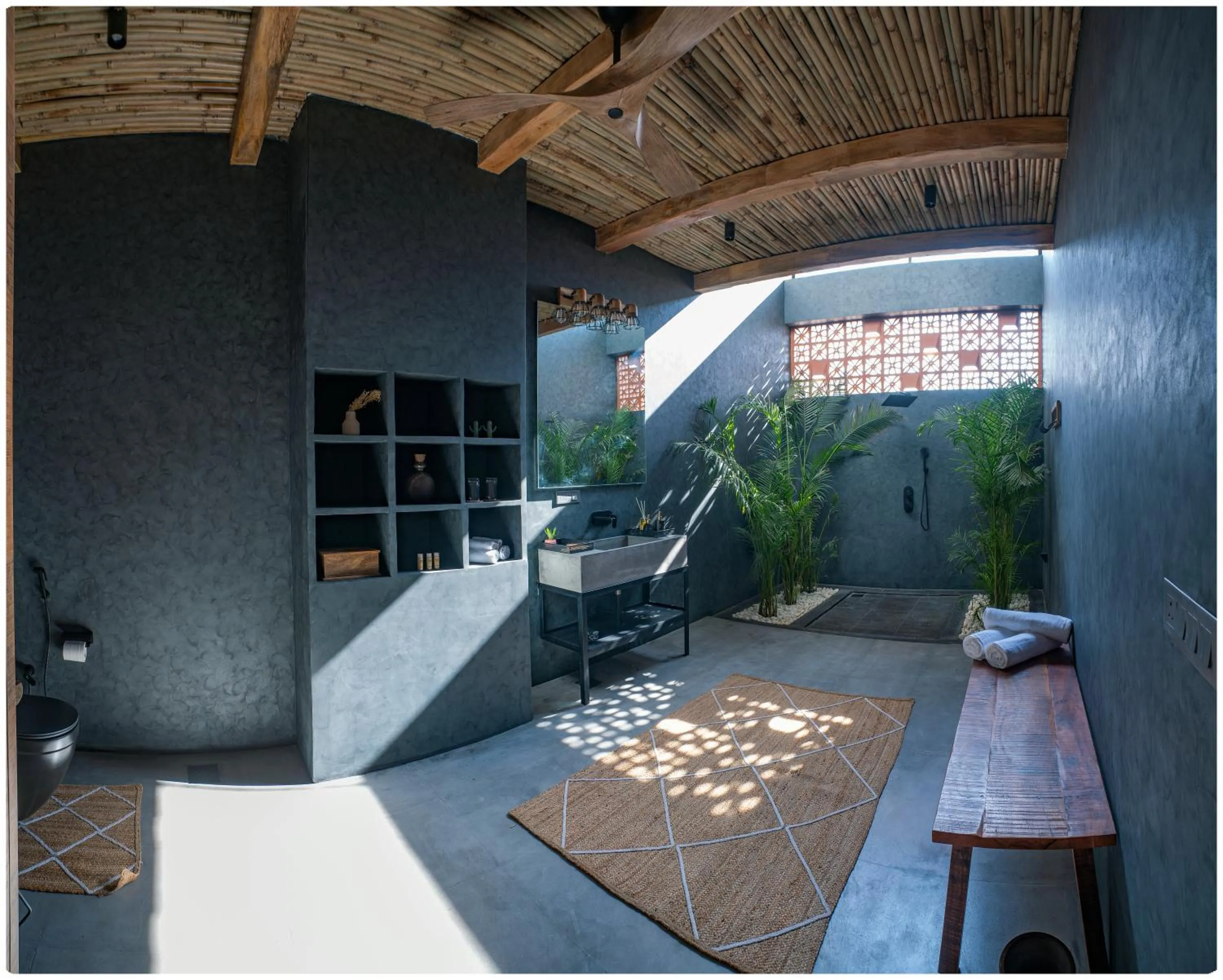 Bathroom in Casa Concreto- 5-Bedroom Luxury Villa with all weather Pool