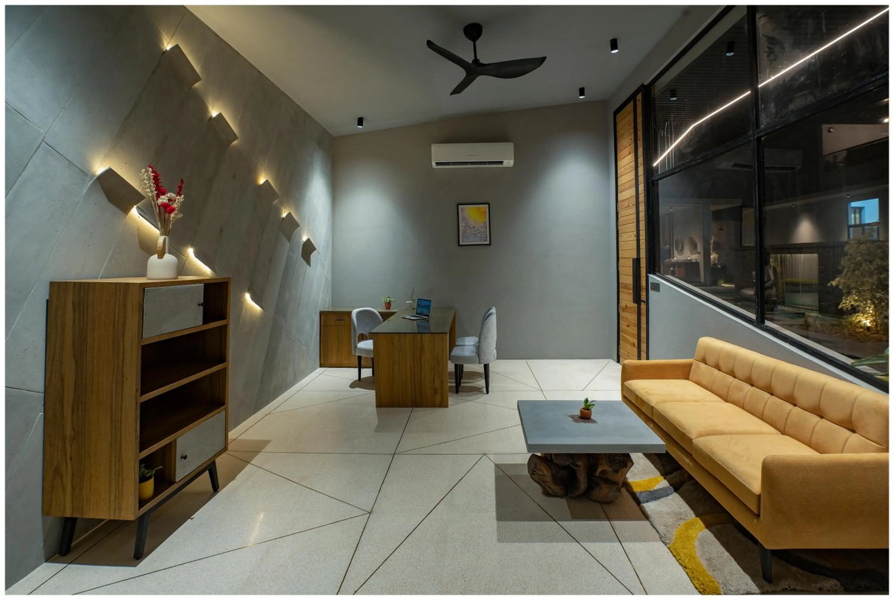 Property building in Casa Concreto- 5-Bedroom Luxury Villa with all weather Pool