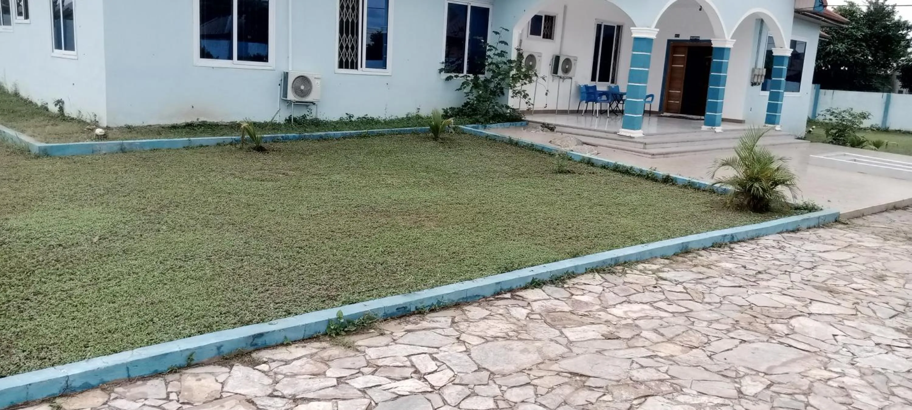 Dexxy's Palace Hotel