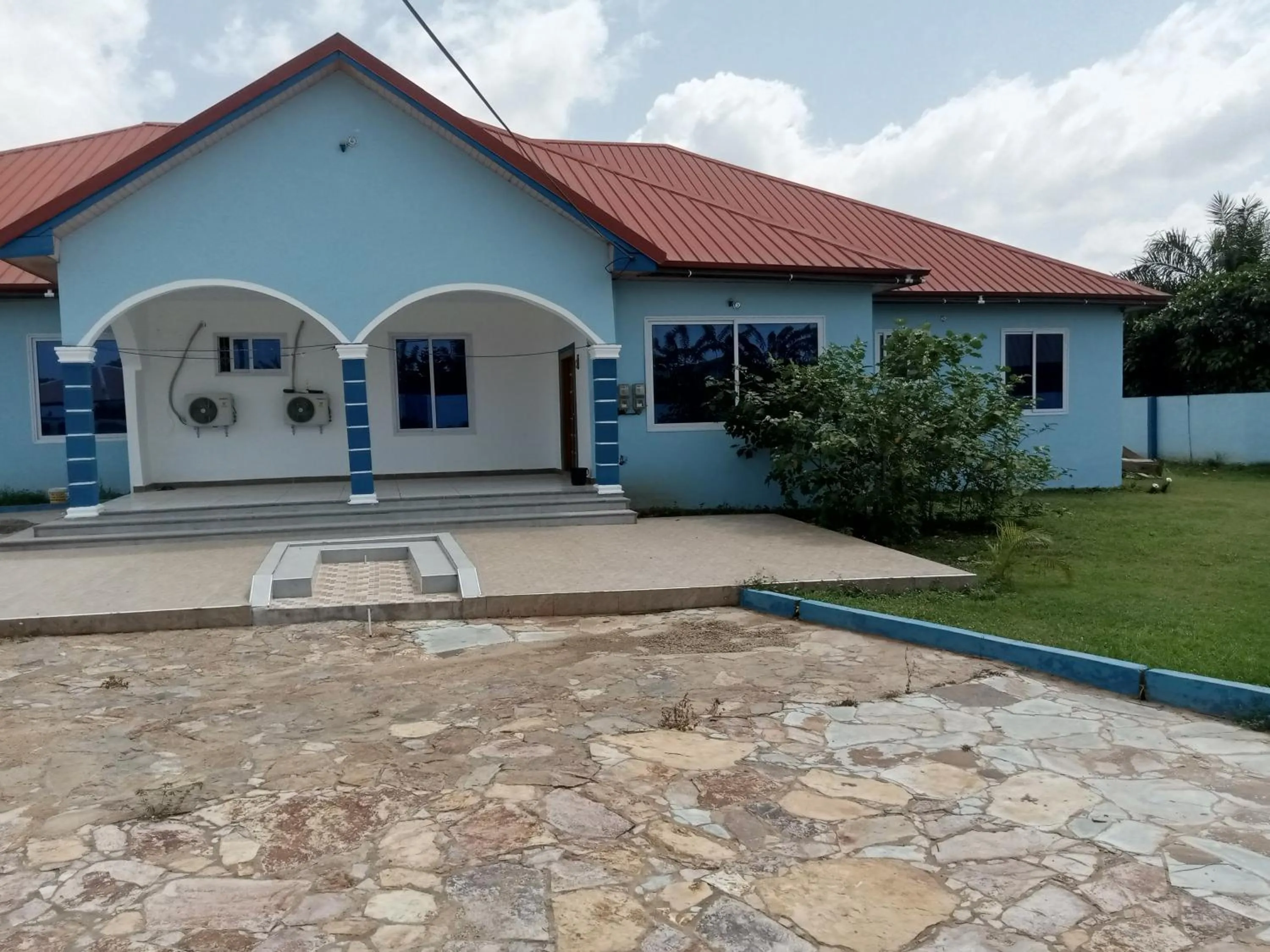 Dexxy's Palace Hotel