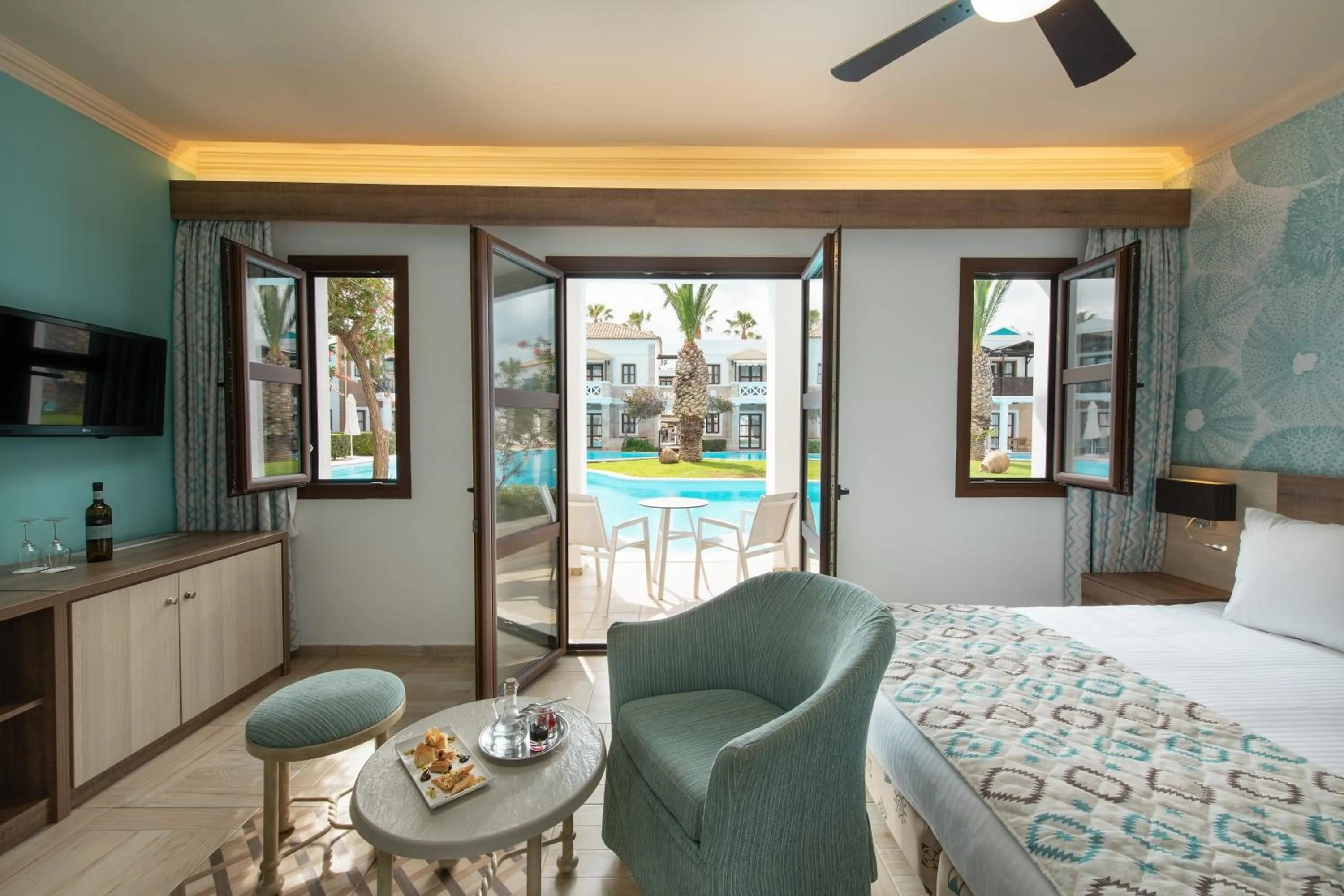 Area and facilities, Bed in Mitsis Royal Mare