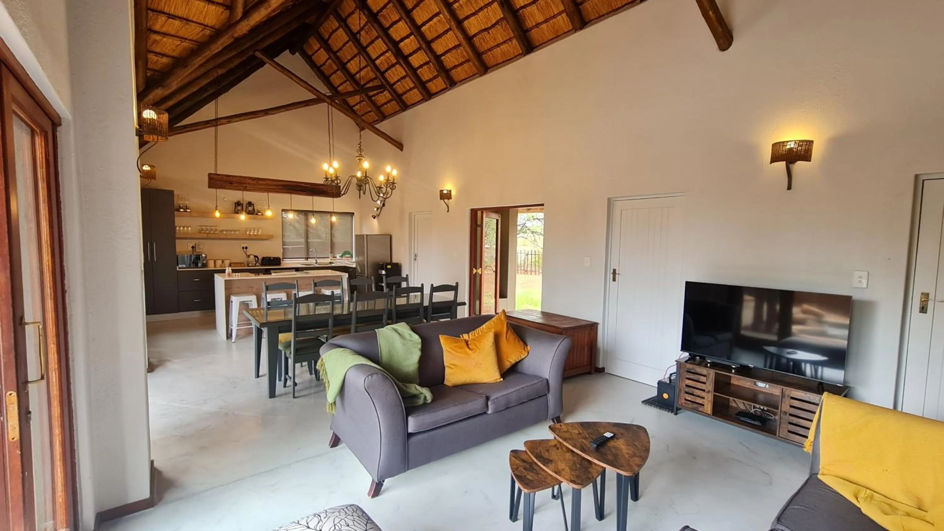 TV and multimedia in Hoedspruit Bush Stay