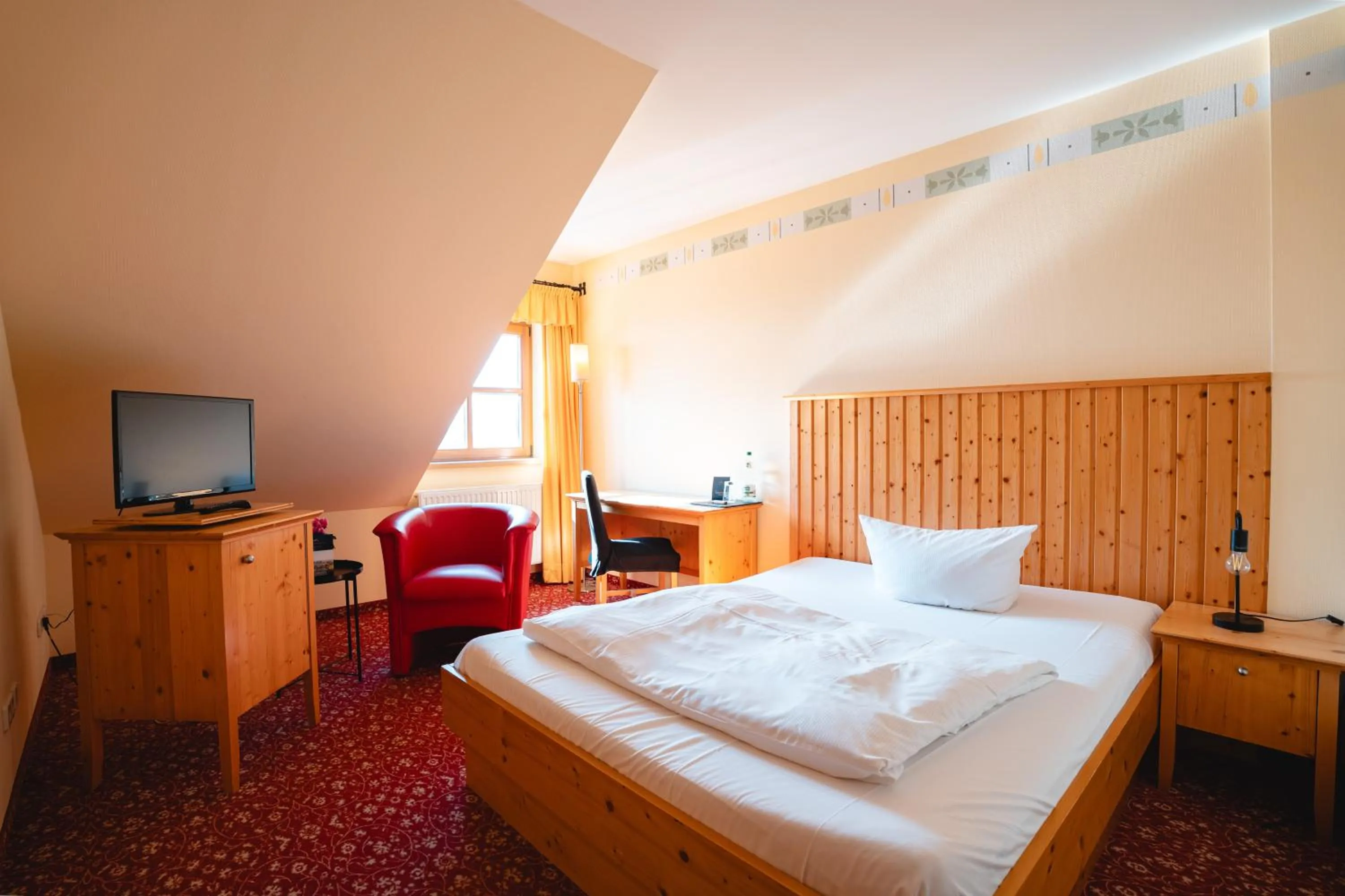 Photo of the whole room, Bed in Hotel Fichtelberghaus - ganz oben im Erzgebirge