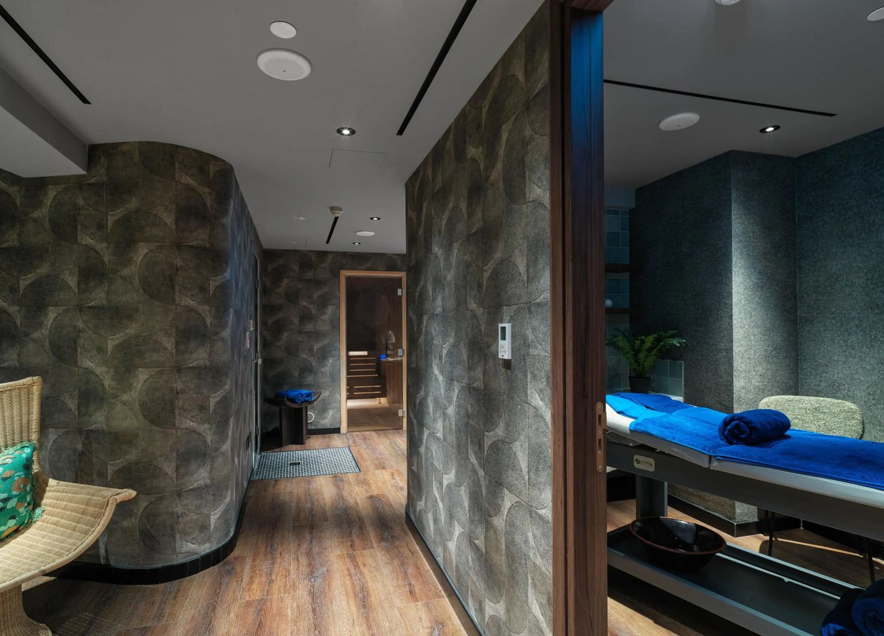 Spa and wellness centre/facilities, Bed in NYX Hotel Limassol