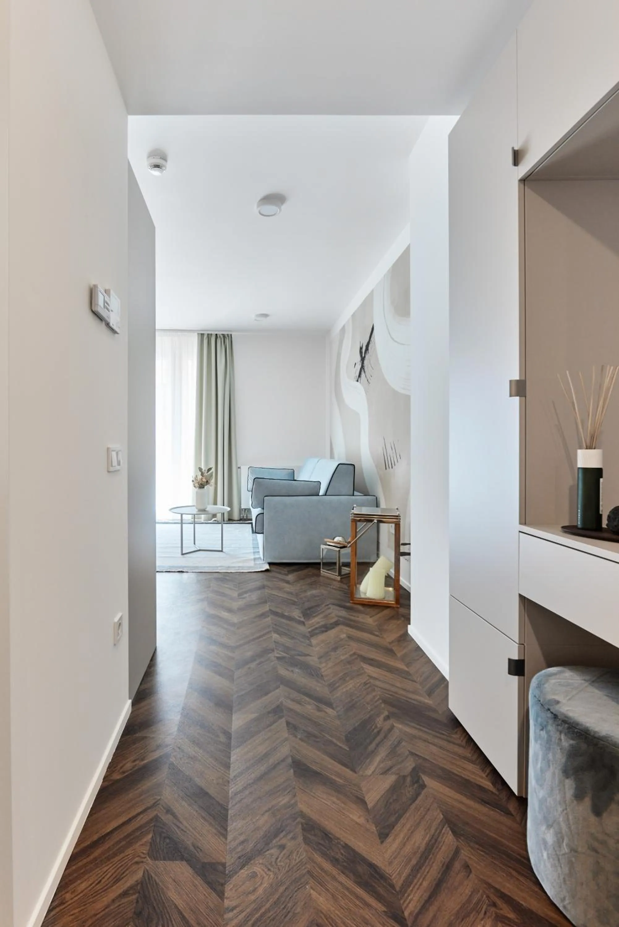 Living room, Bed in The Amberlyn Suite Hotel