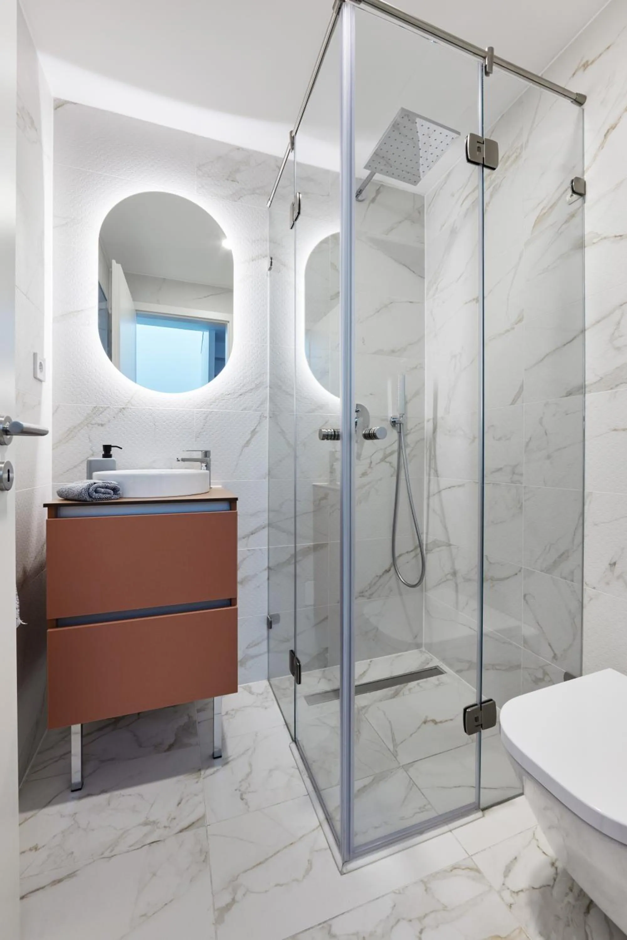 Shower in The Amberlyn Suite Hotel