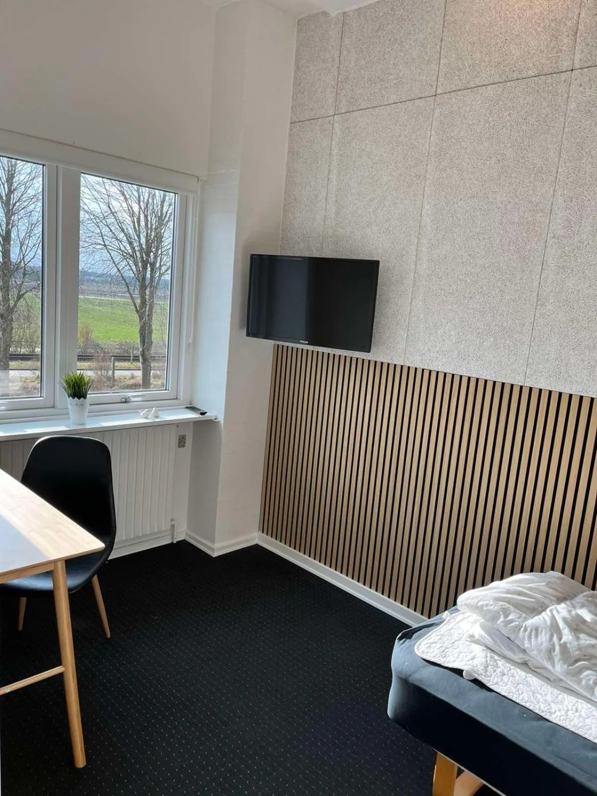 Photo of the whole room, Bed in rooms for rent Andersen Invest