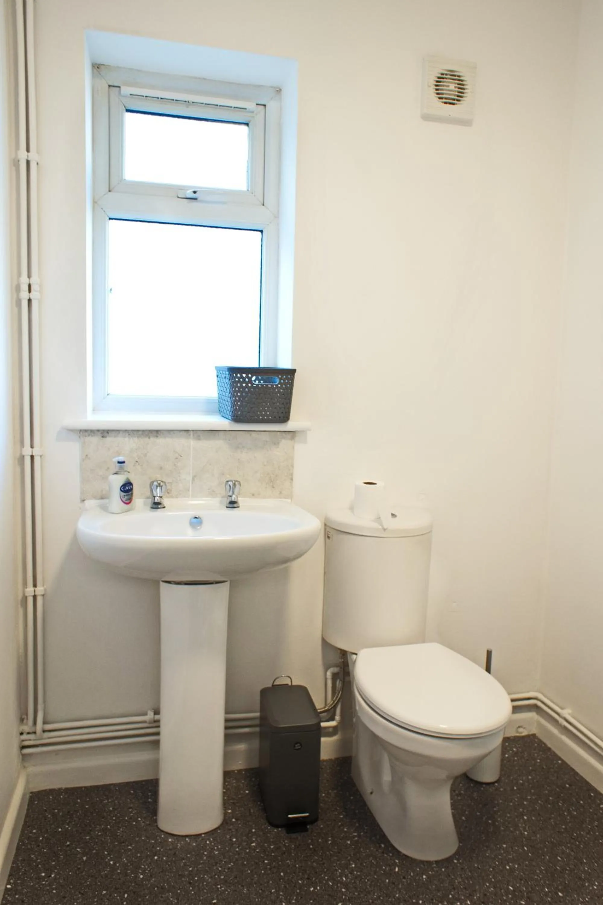 Toilet in Host & Stay - Clacton Coastal Hideaway