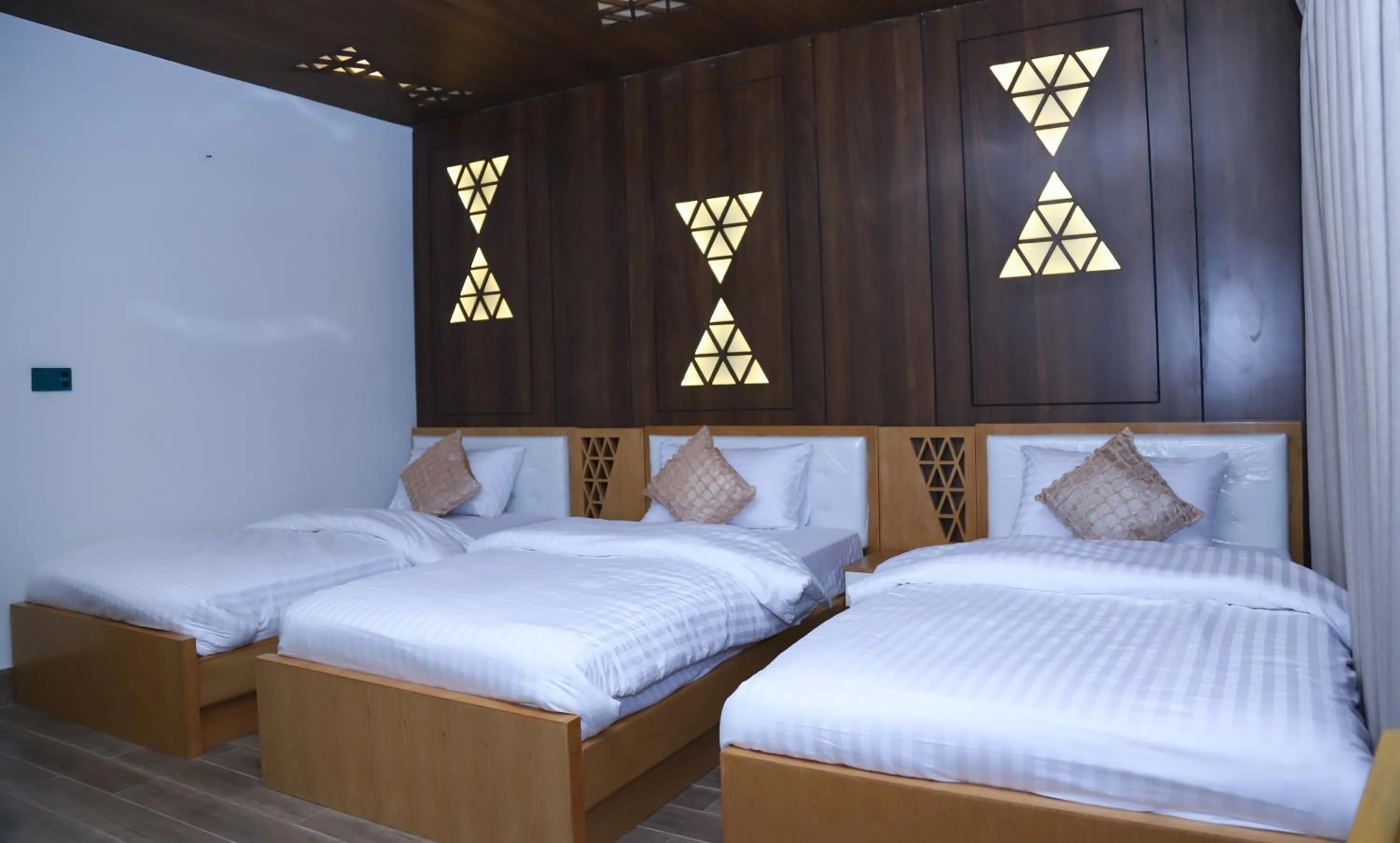 Bedroom, Bed in Grand Hotel Quetta